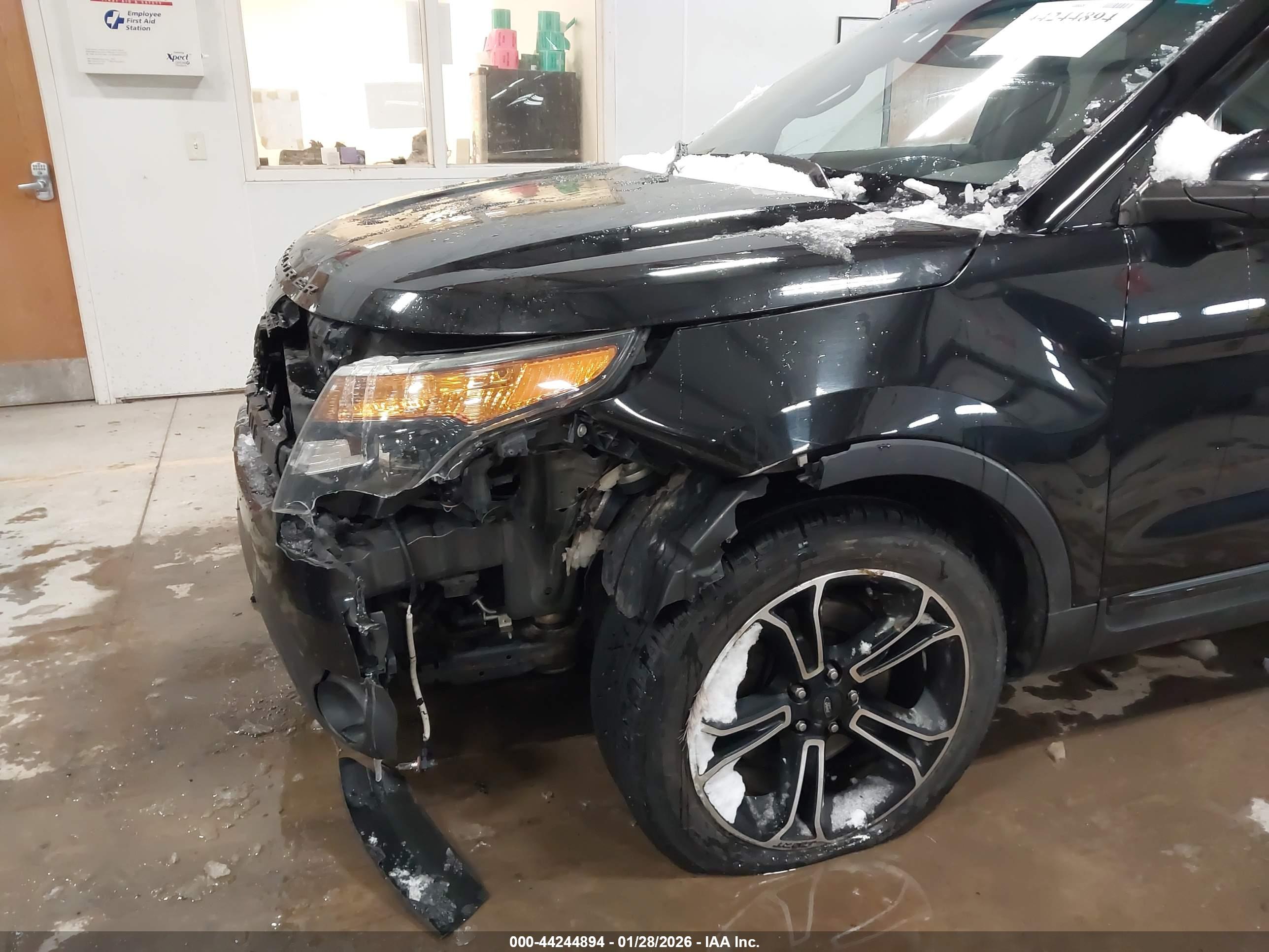 FORD EXPLORER image 6