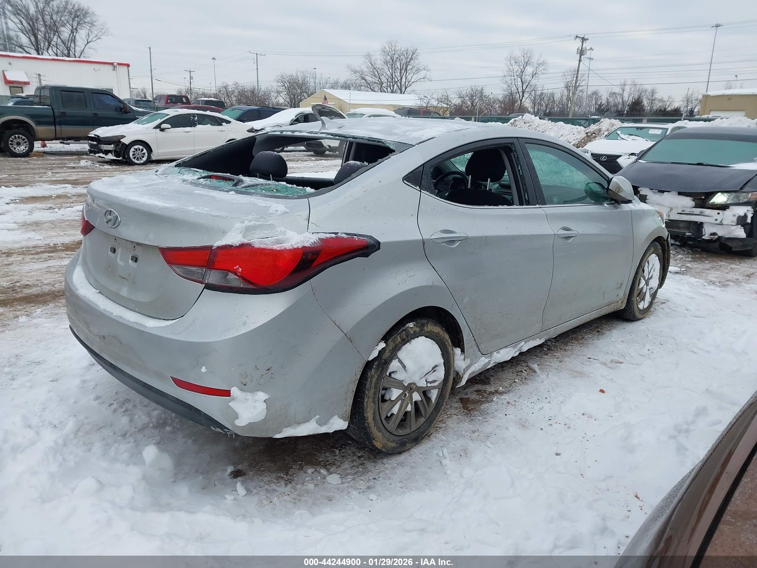 HYUNDAI ELANTRA image 4