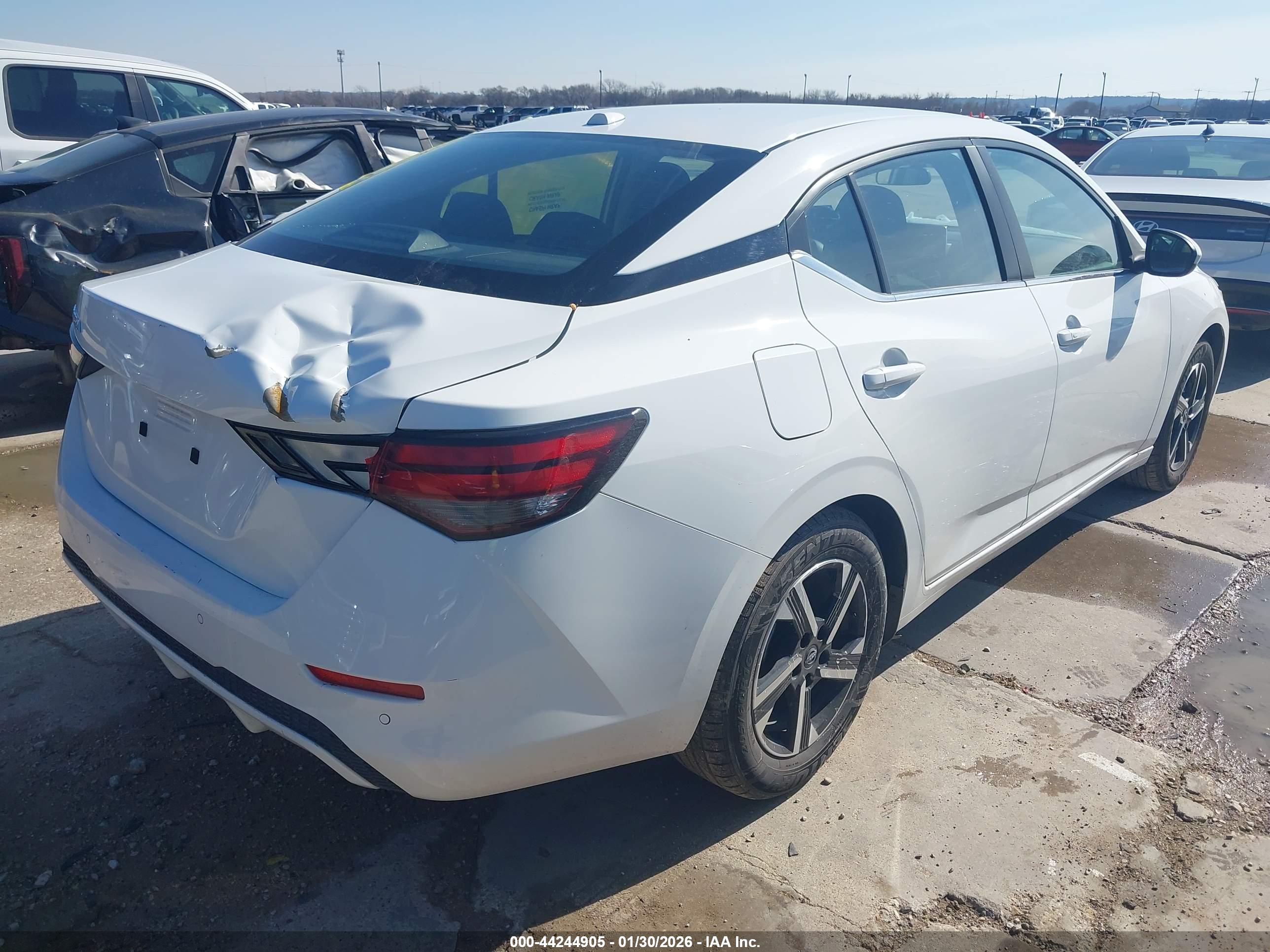 NISSAN SENTRA image 4