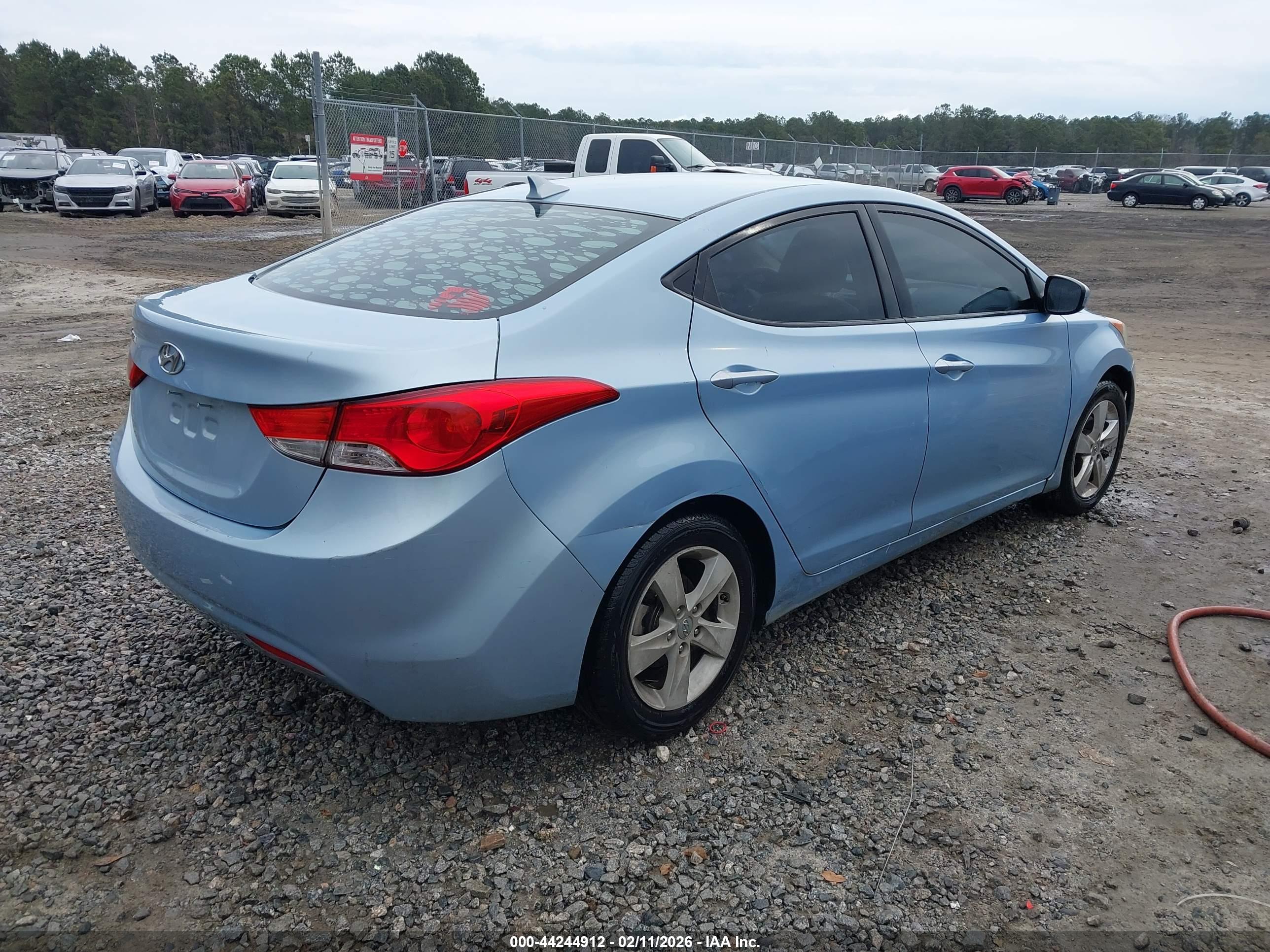 HYUNDAI ELANTRA image 4