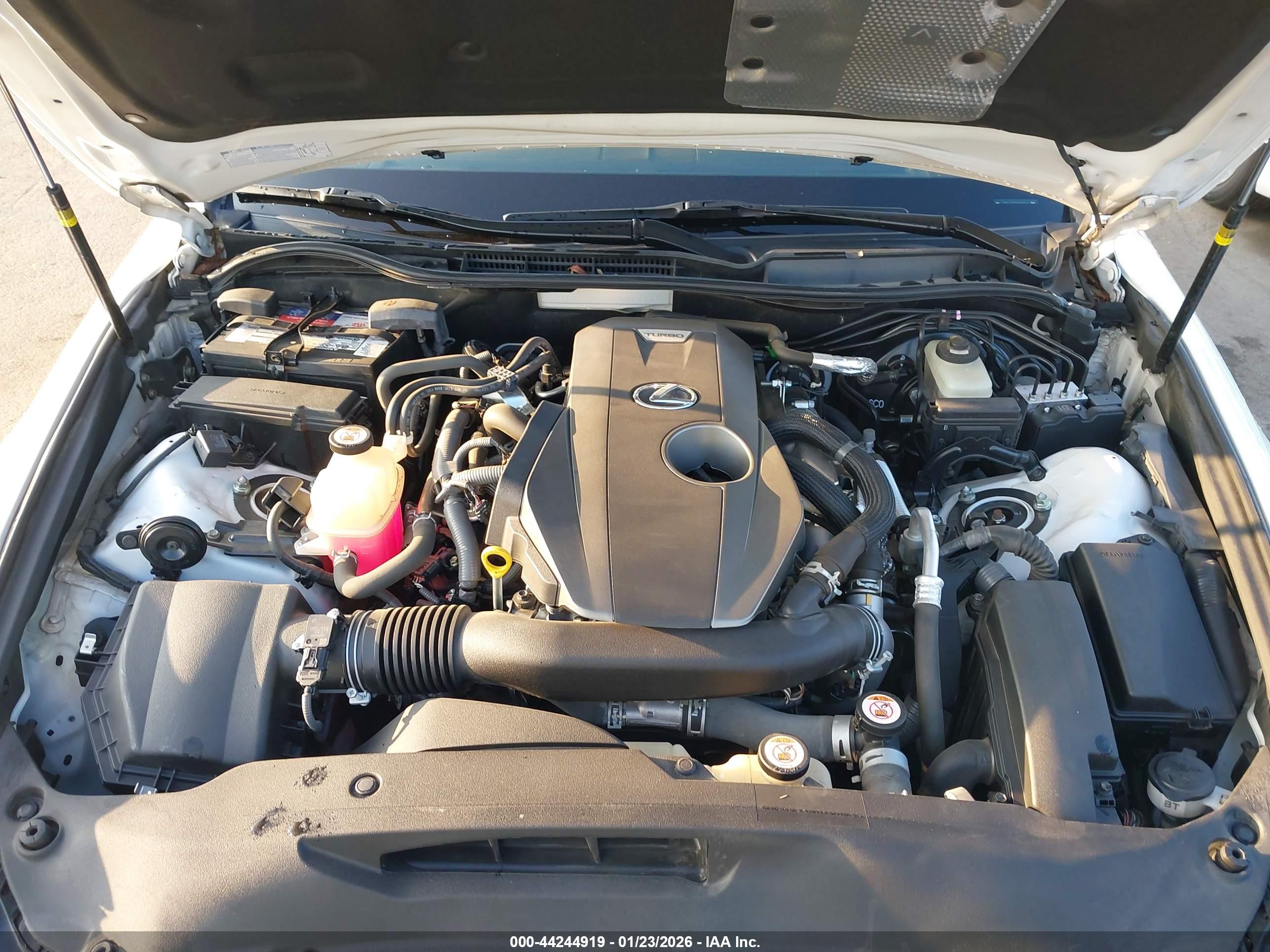 LEXUS IS image 10