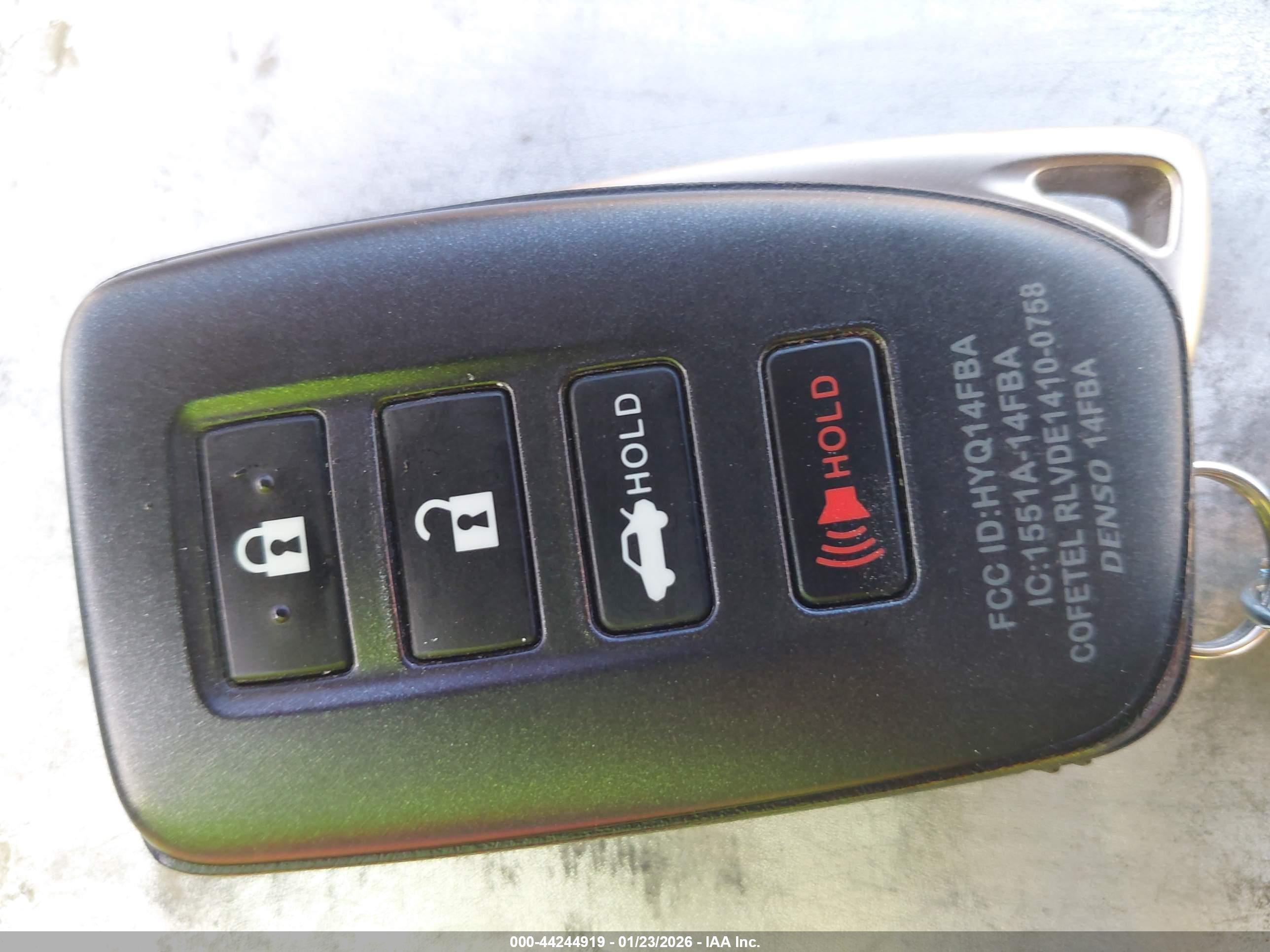 LEXUS IS image 11