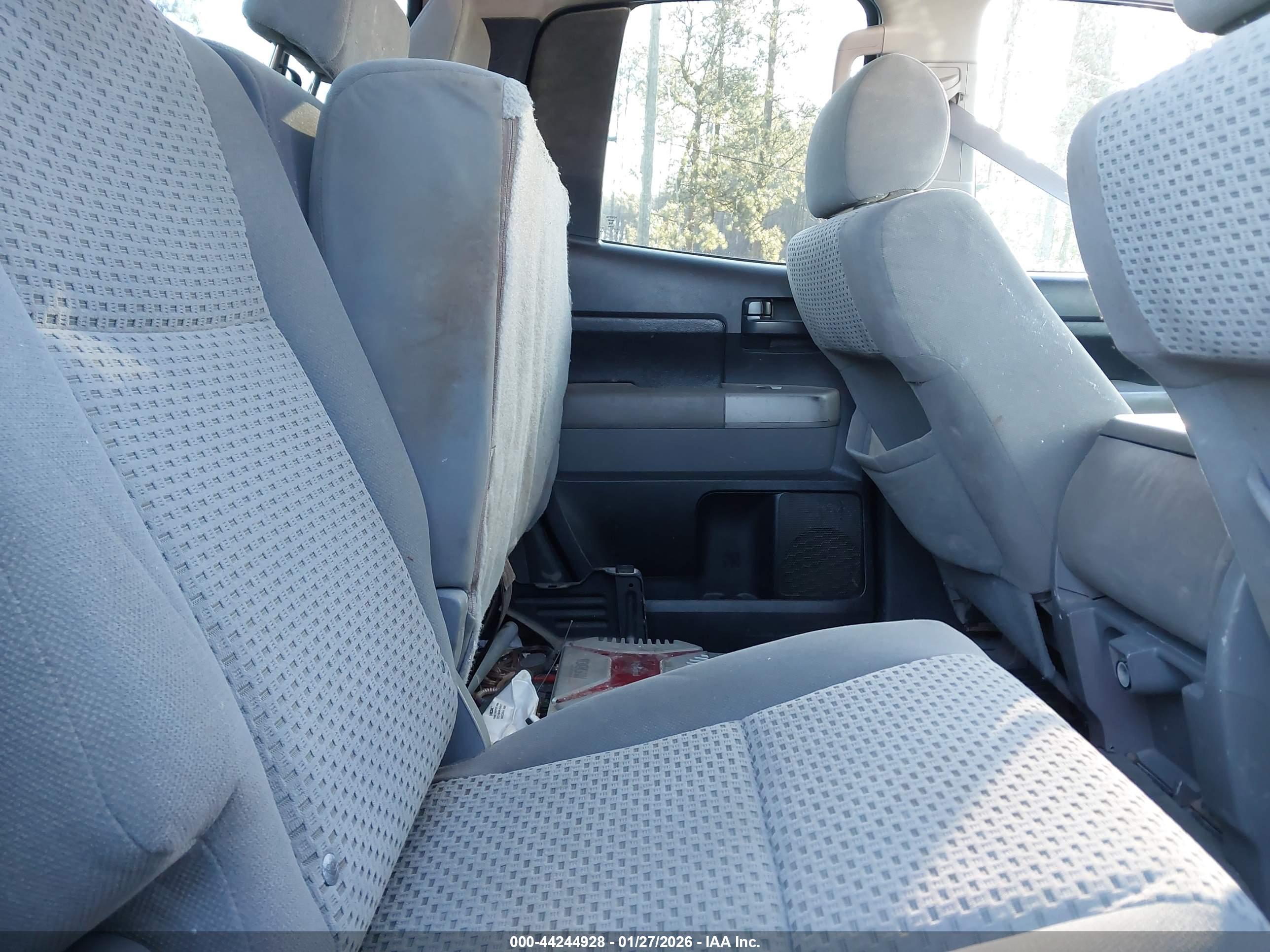 TOYOTA TUNDRA image 8
