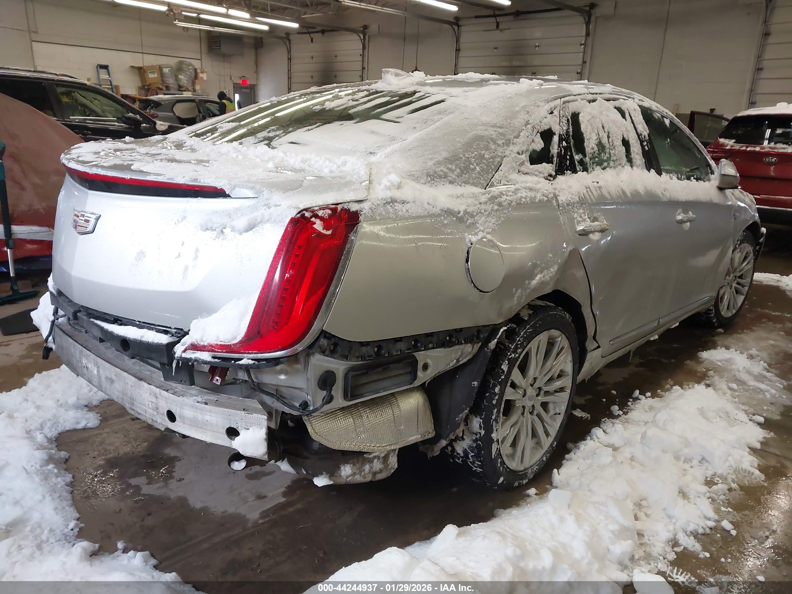 CADILLAC XTS image 4