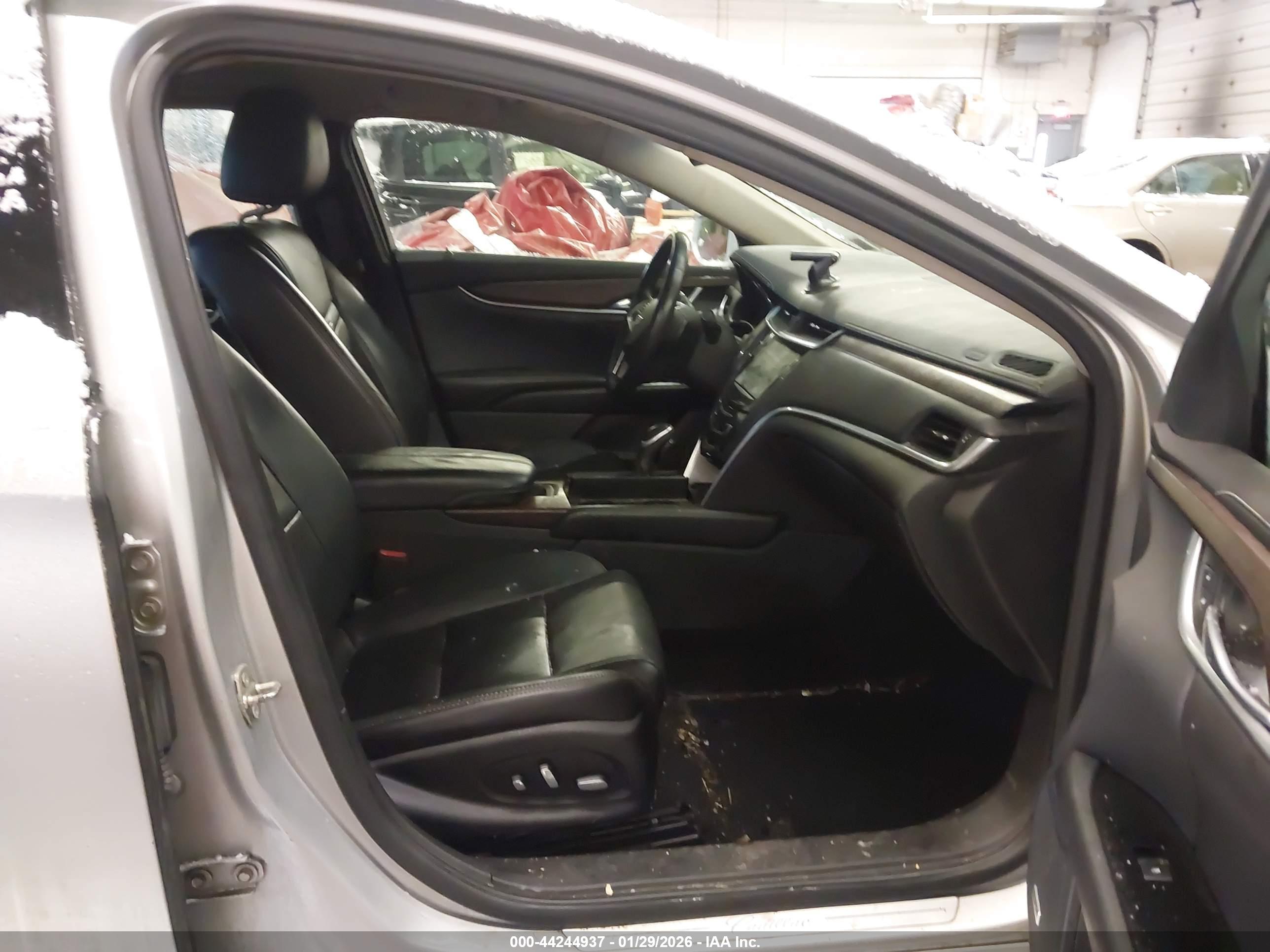 CADILLAC XTS image 5