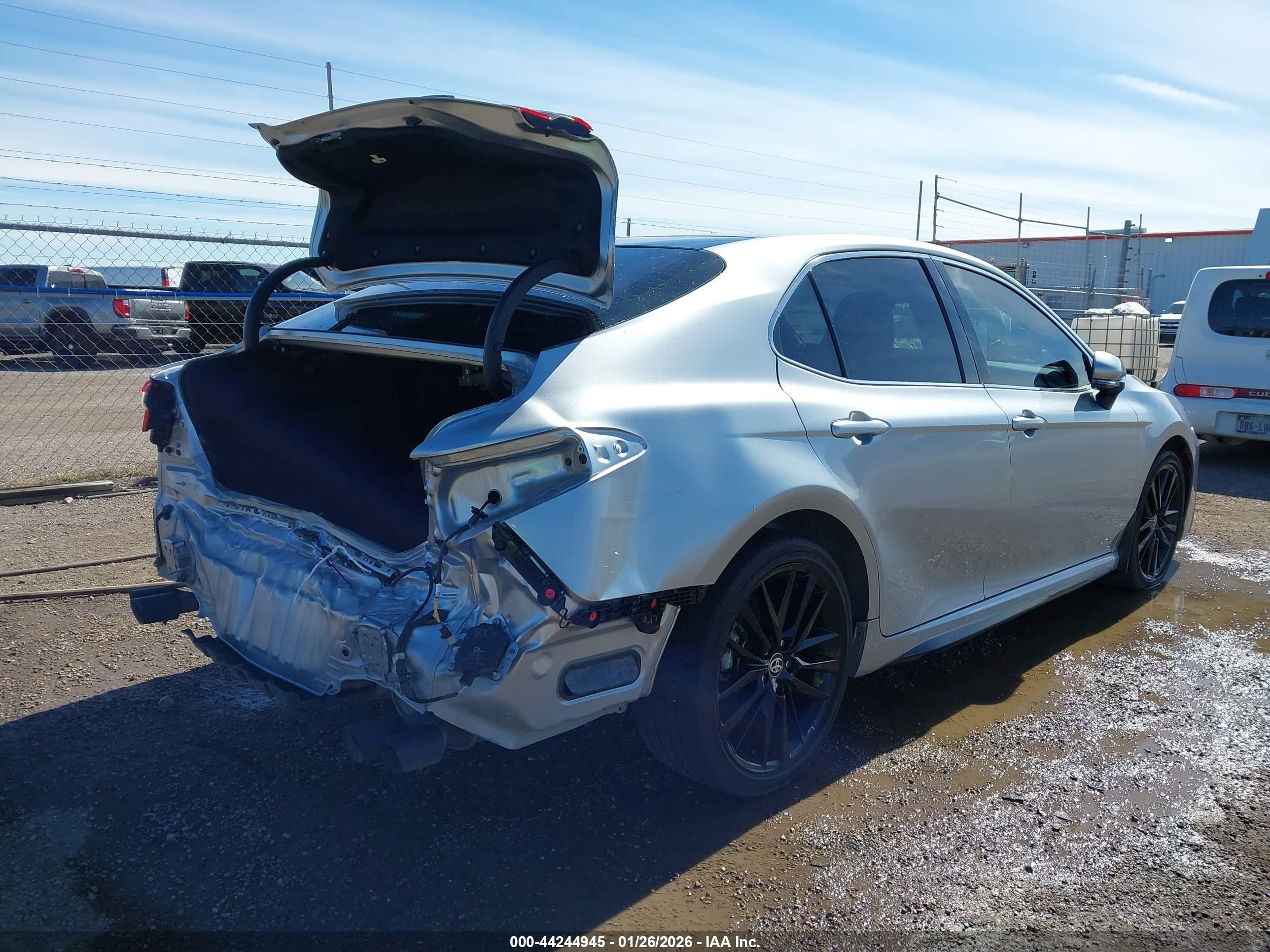 TOYOTA CAMRY image 4