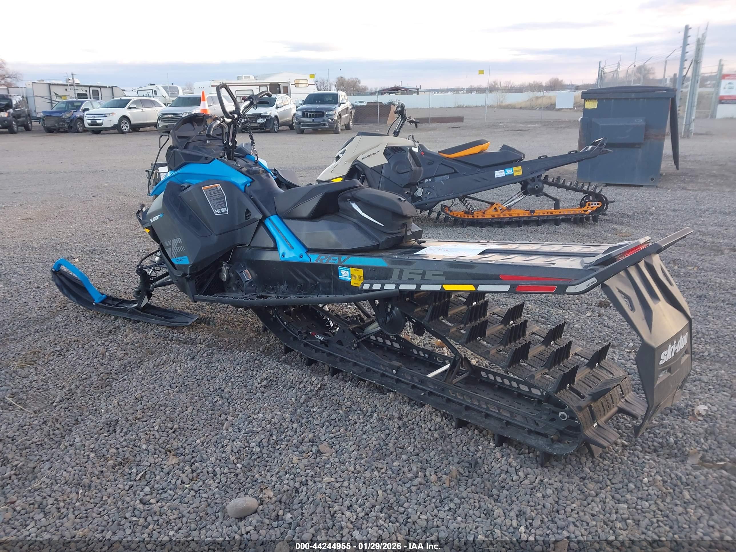 SKI-DOO SUMMIT image 3