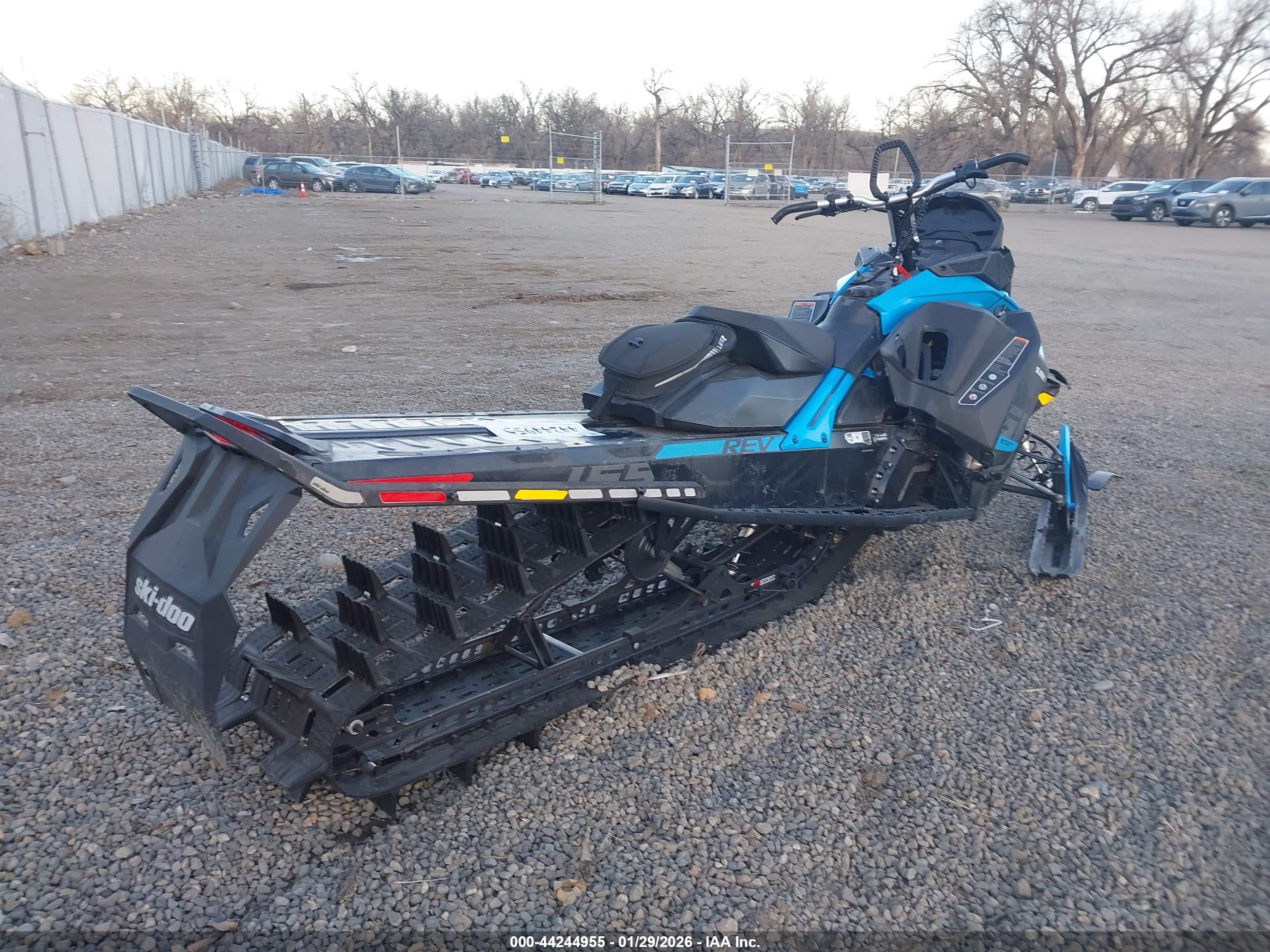 SKI-DOO SUMMIT image 4