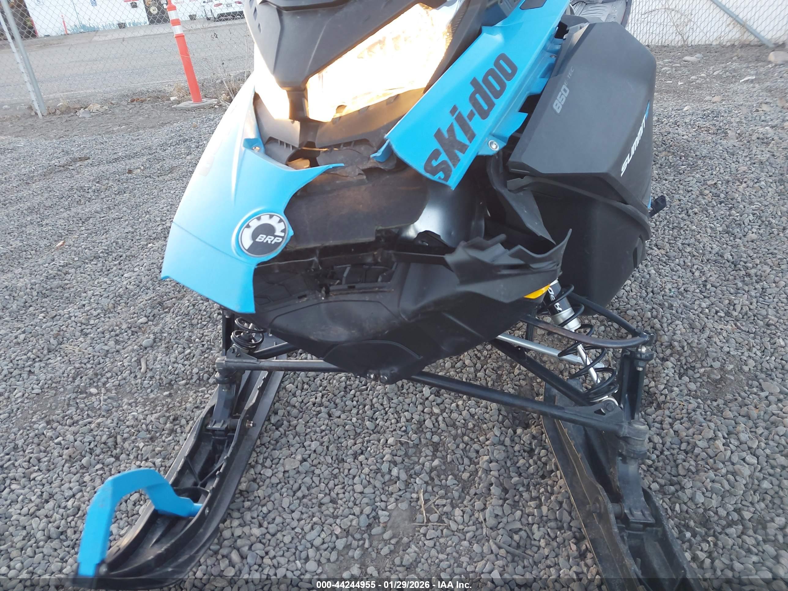 SKI-DOO SUMMIT image 6