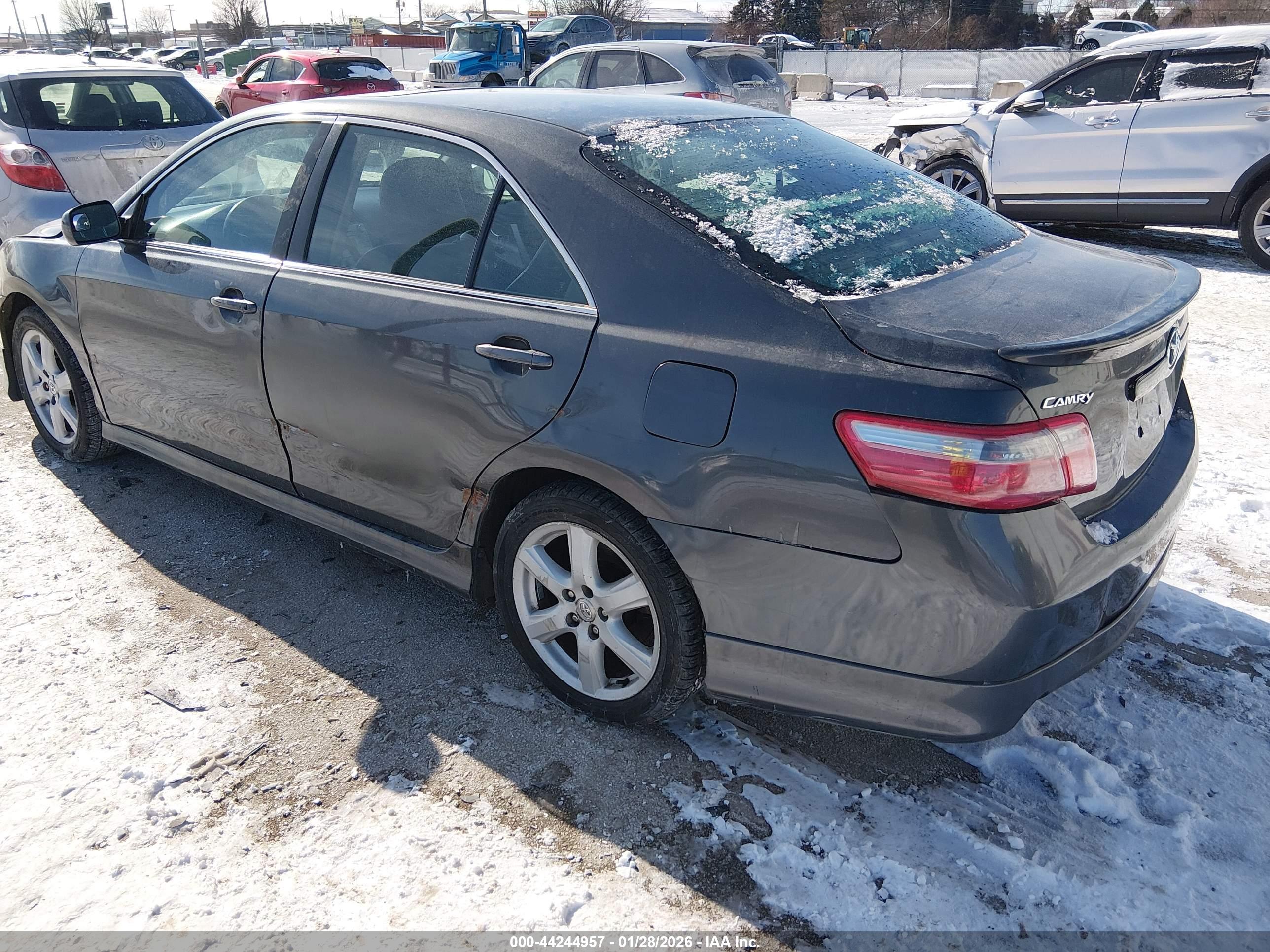 TOYOTA CAMRY image 3