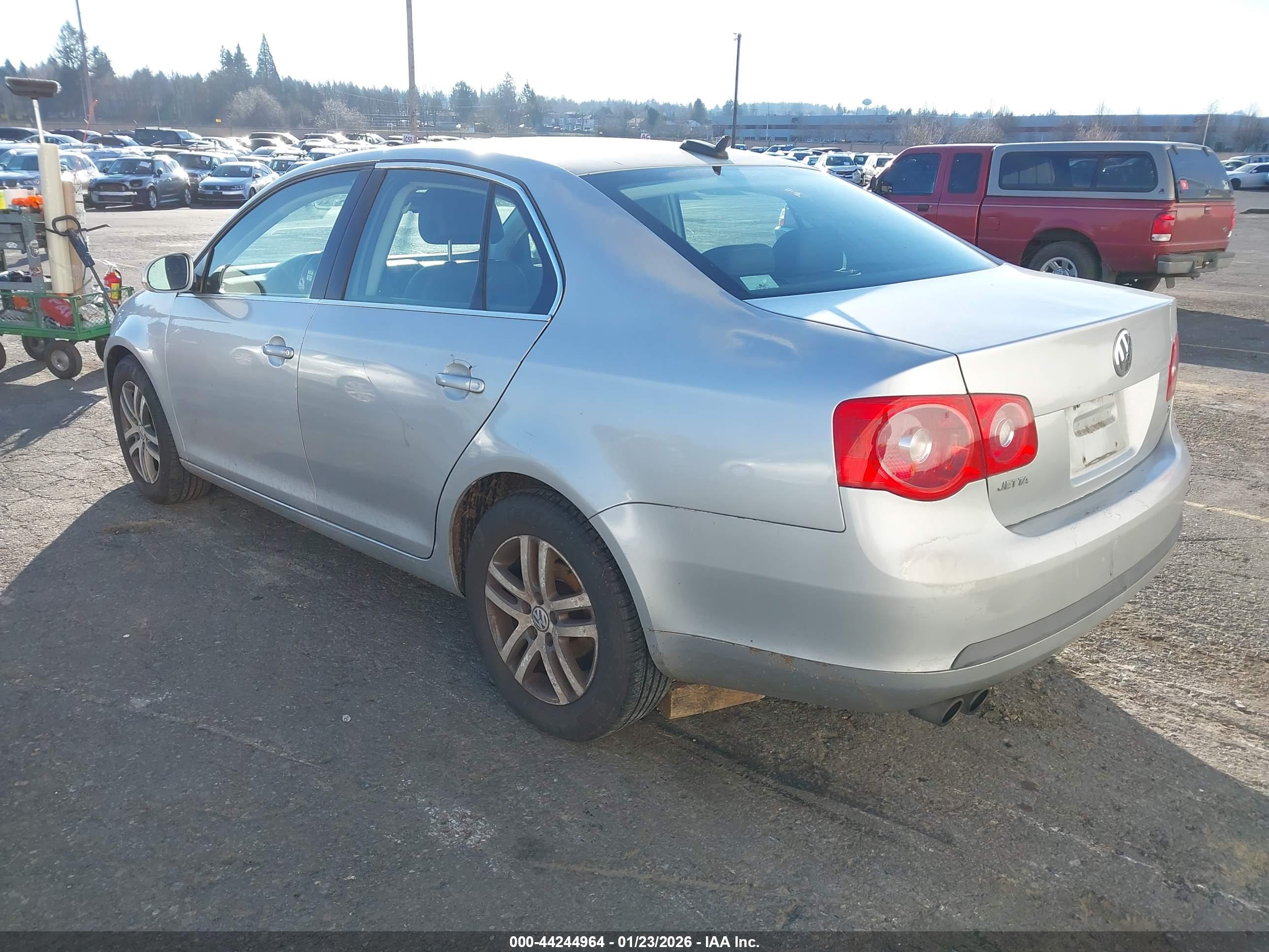 VOLKSWAGEN JETTA image 3