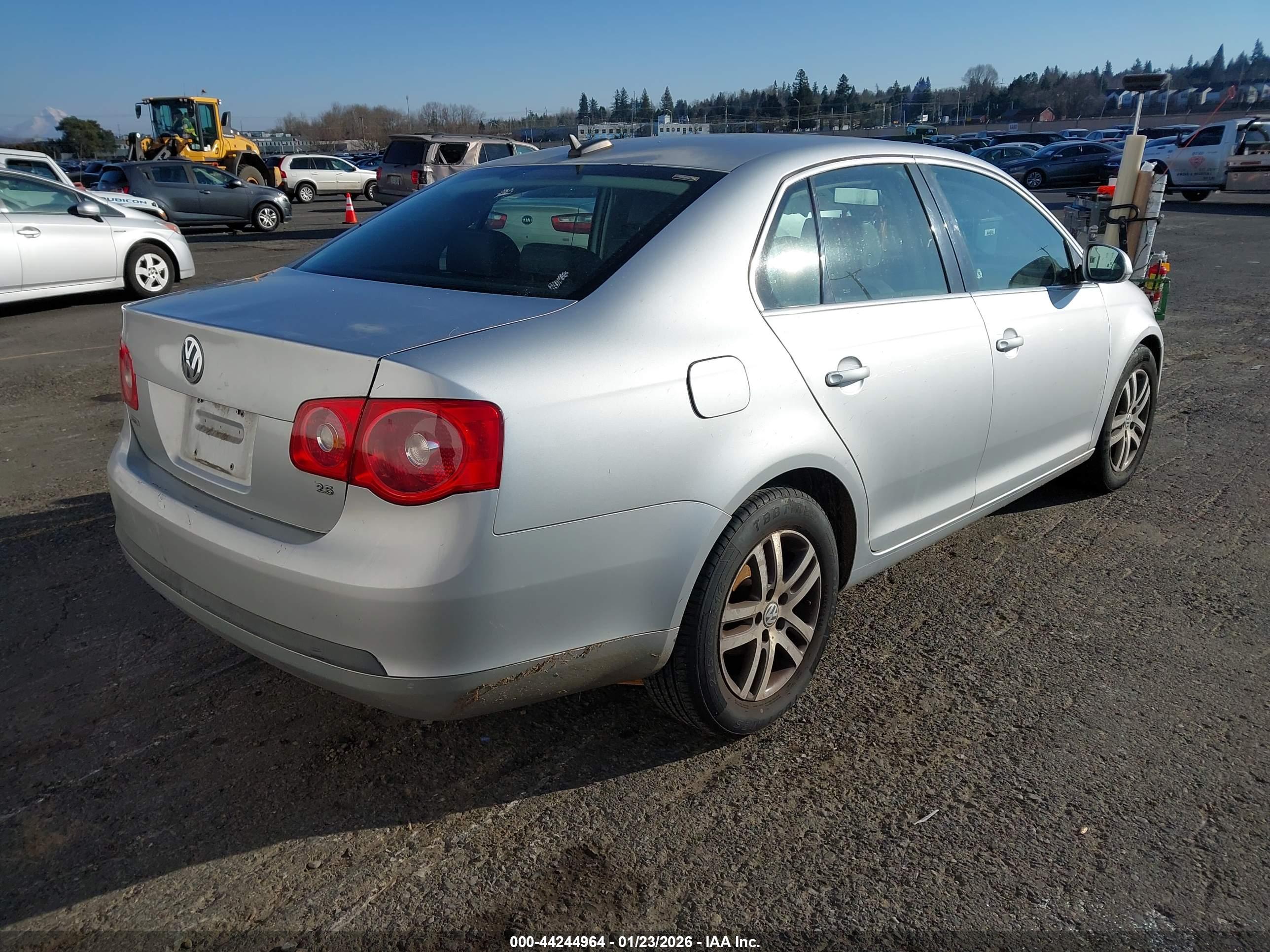 VOLKSWAGEN JETTA image 4