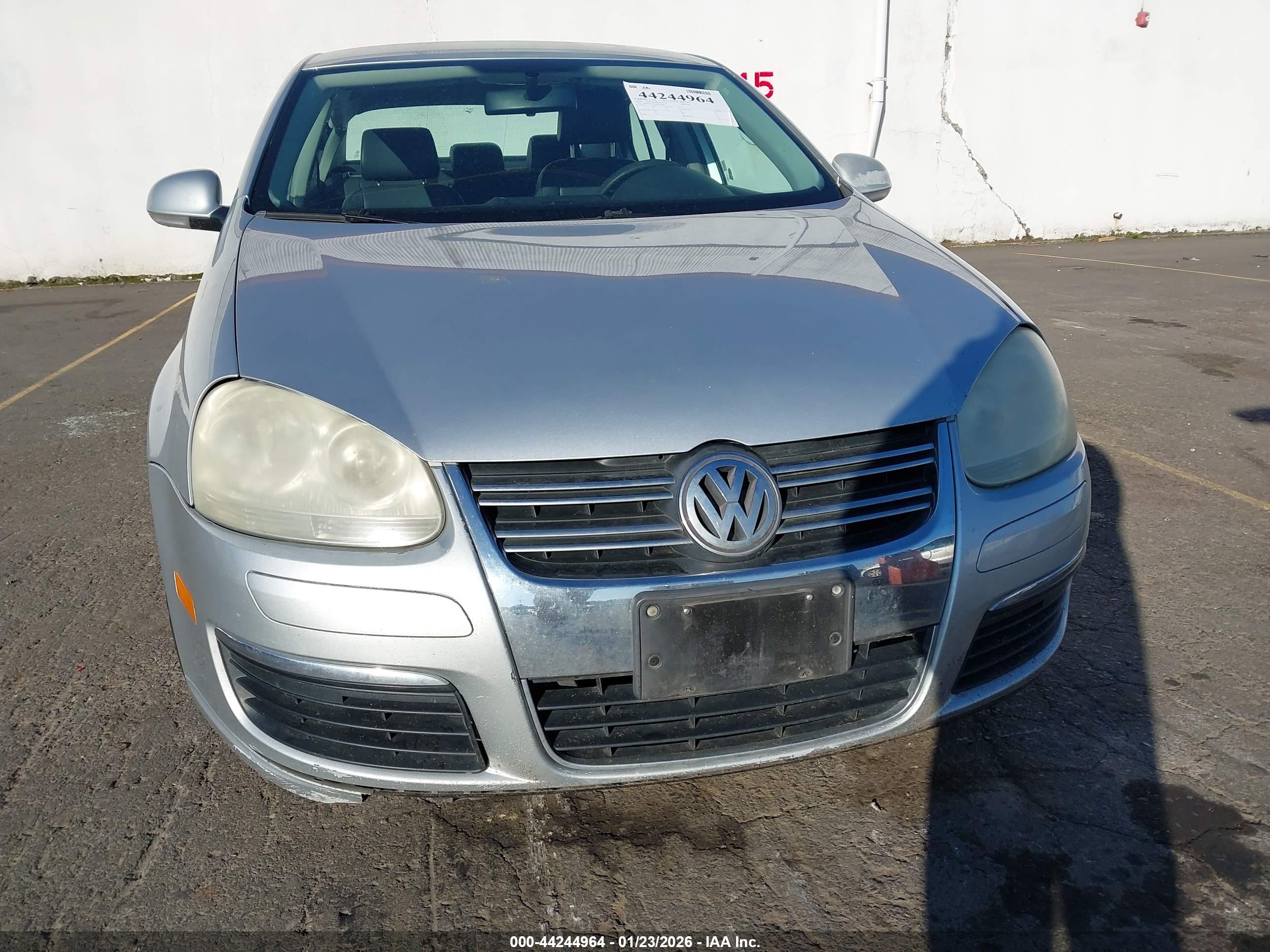 VOLKSWAGEN JETTA image 6