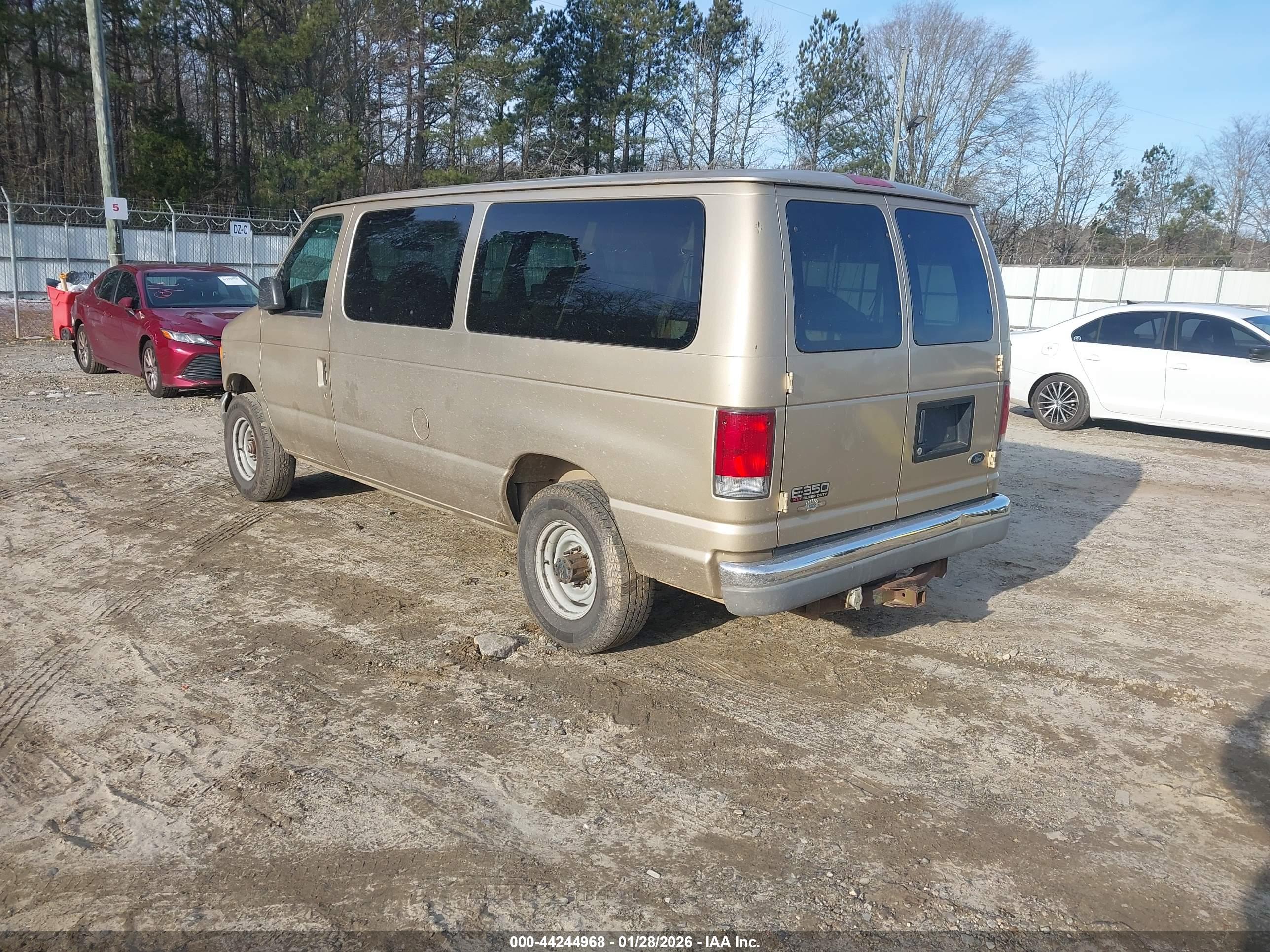 FORD E-350 image 3