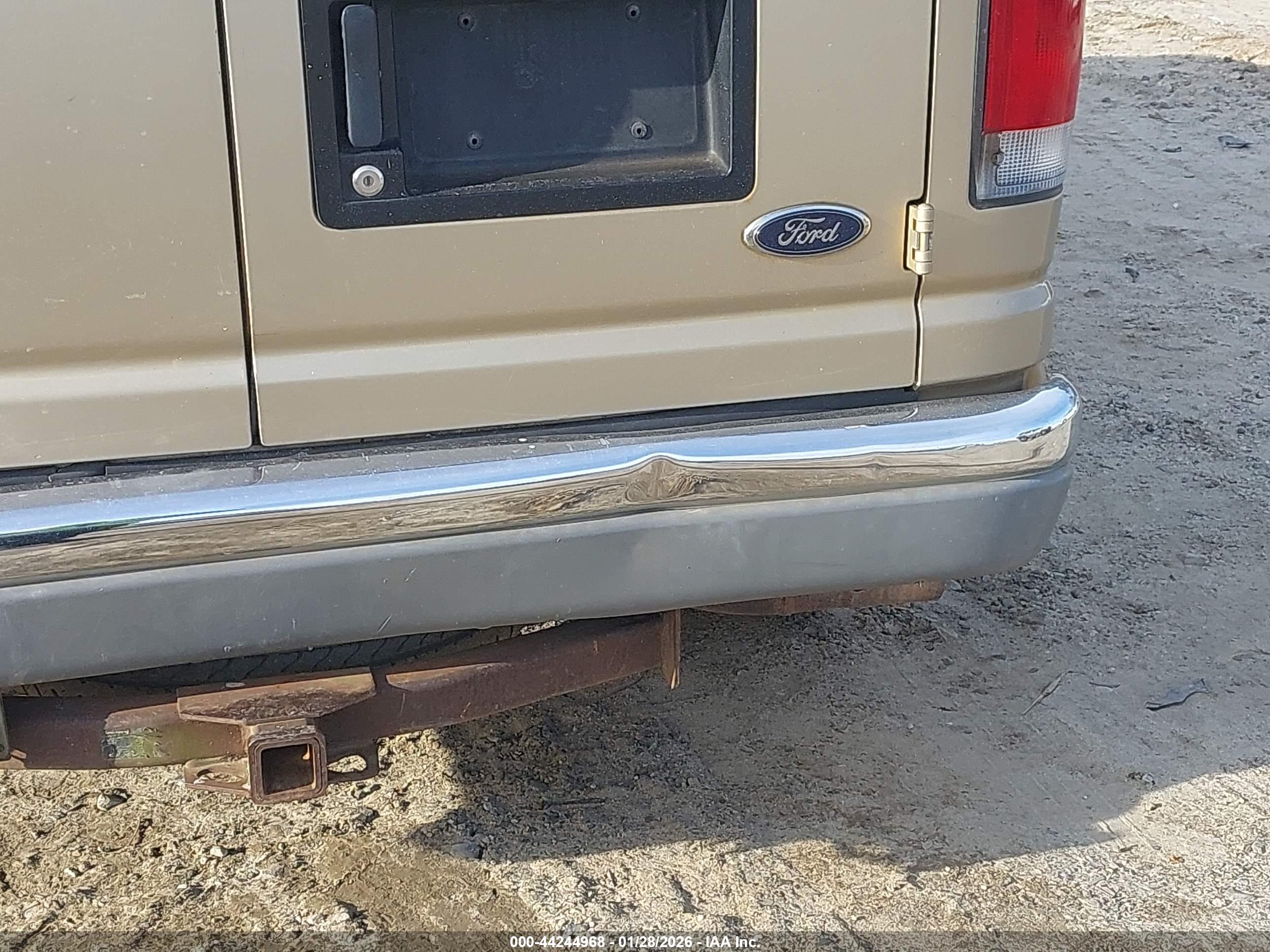 FORD E-350 image 6