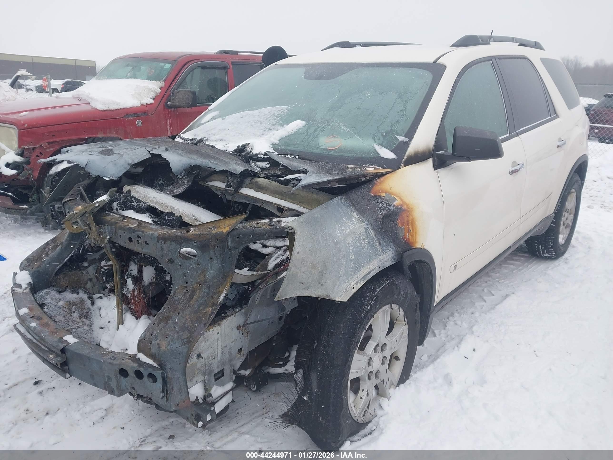 GMC ACADIA image 2