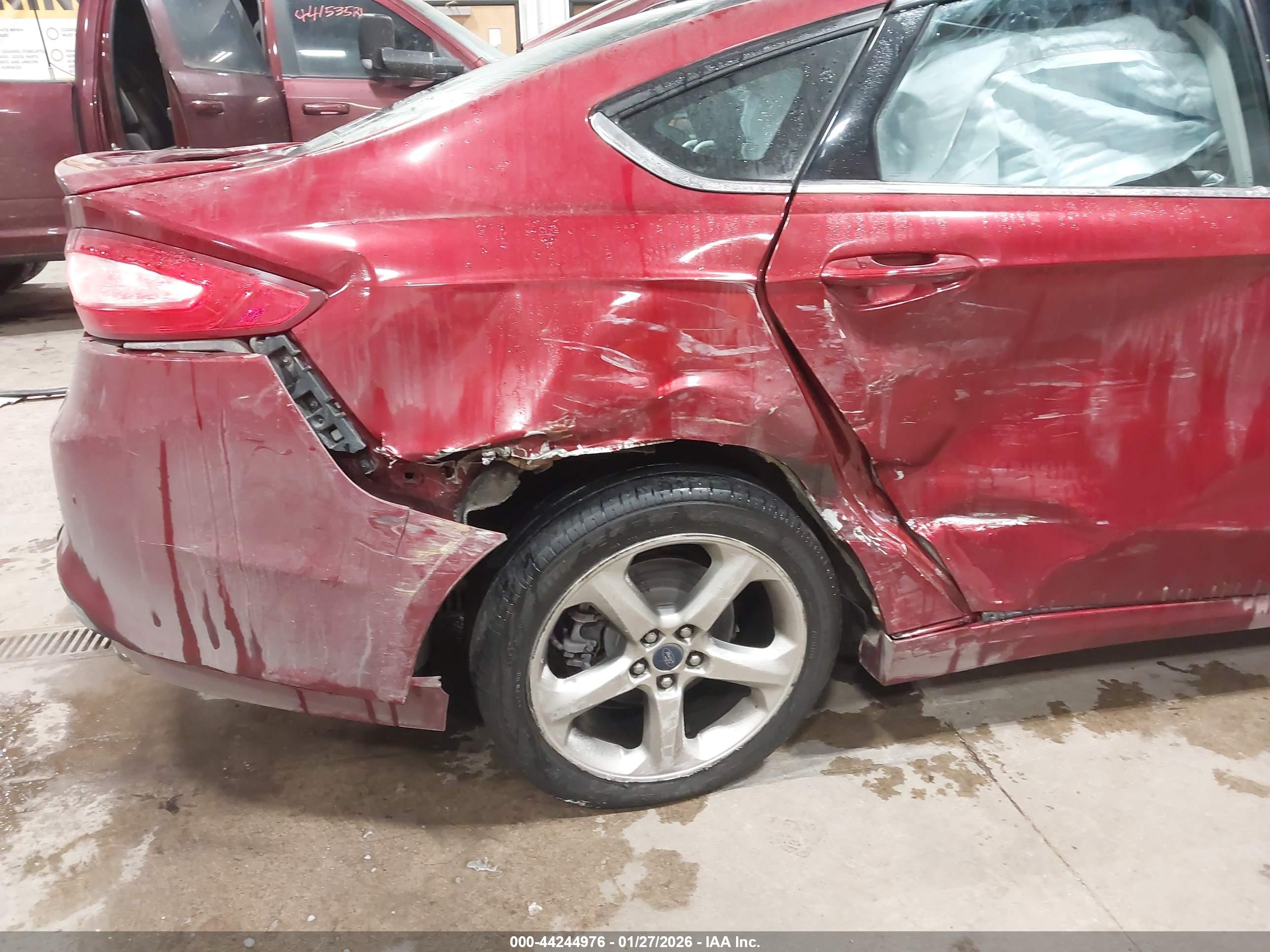 FORD FUSION image 6