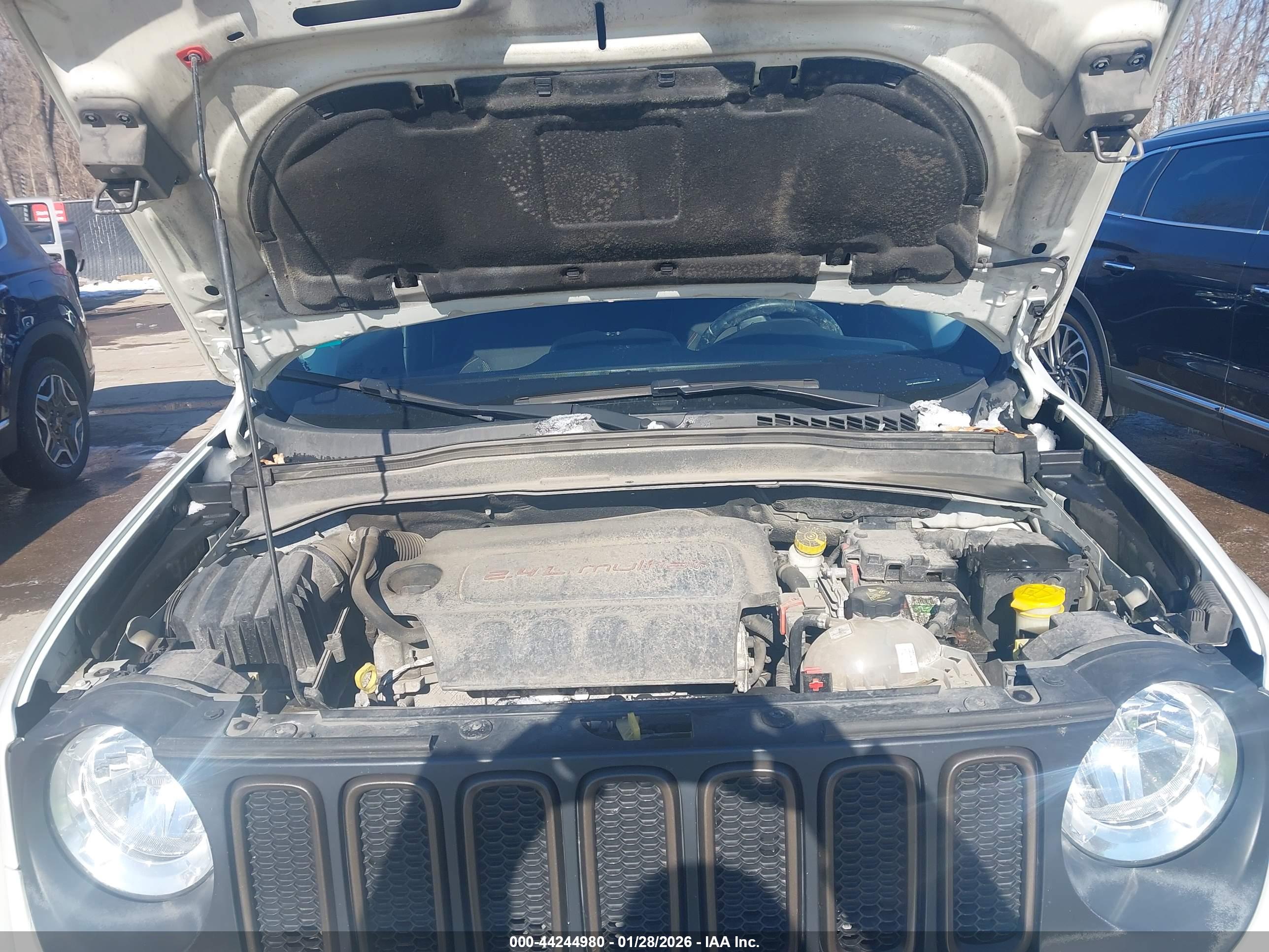 JEEP RENEGADE image 10