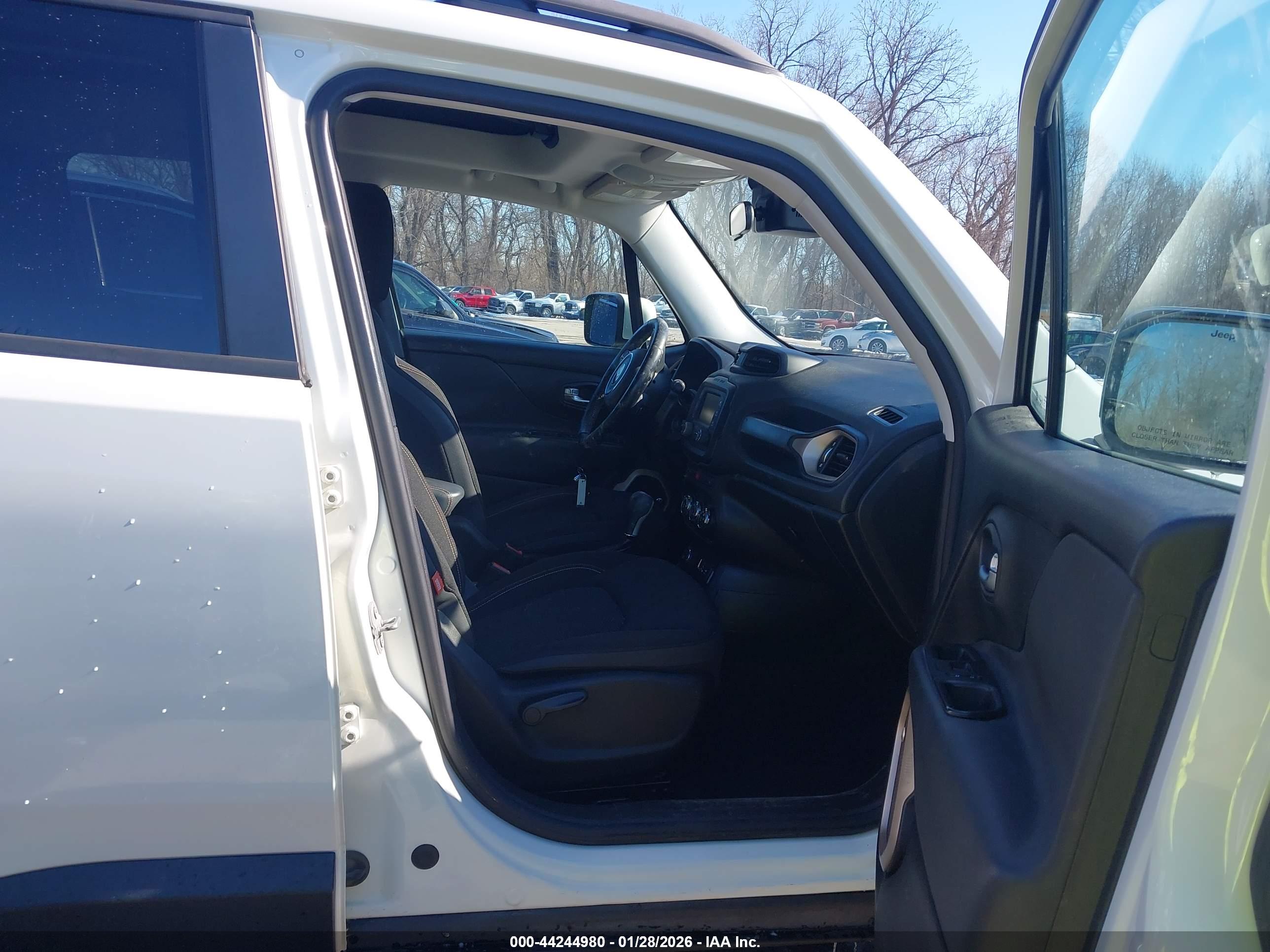 JEEP RENEGADE image 5