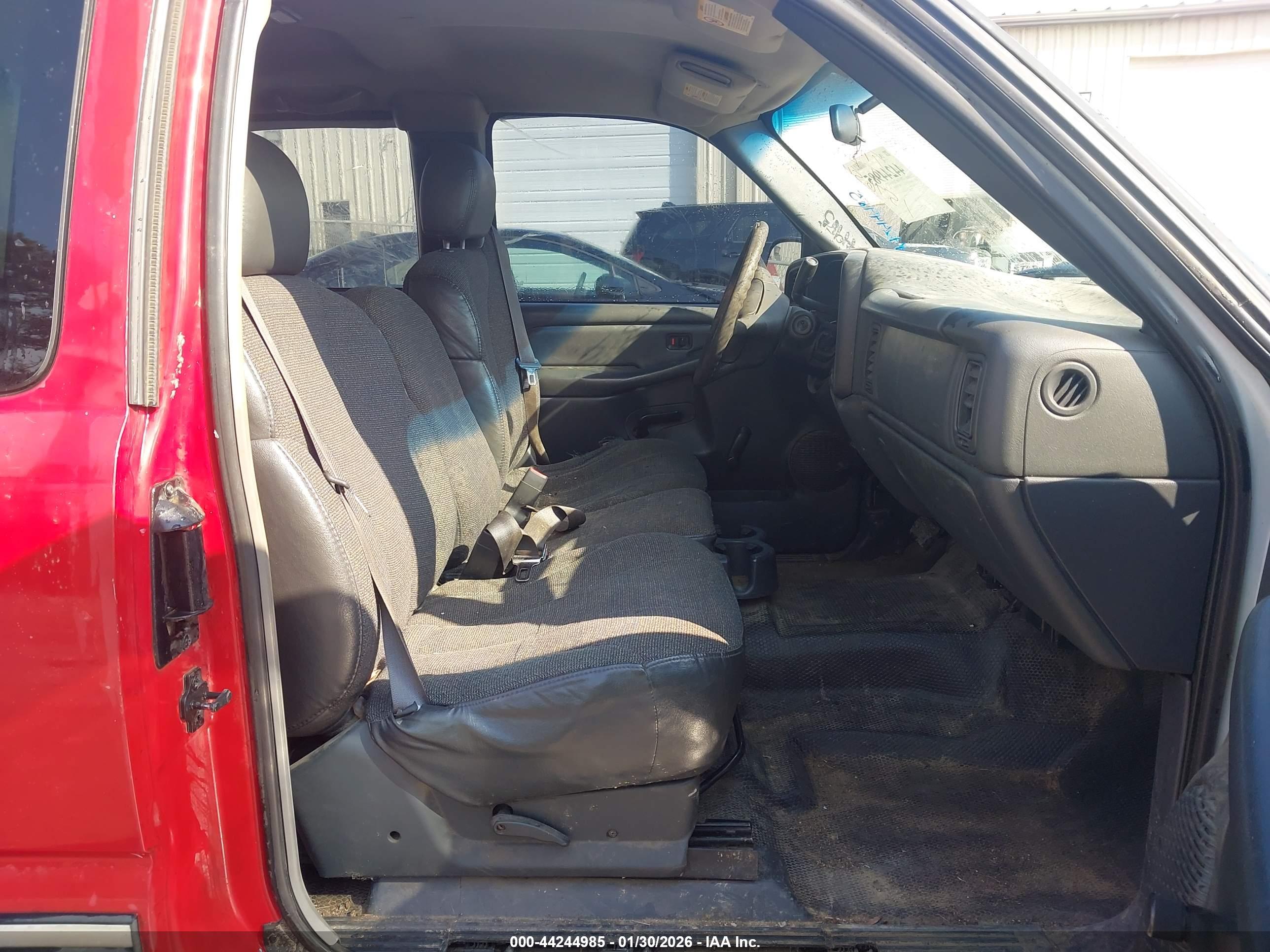CHEVROLET SILVERADO image 5