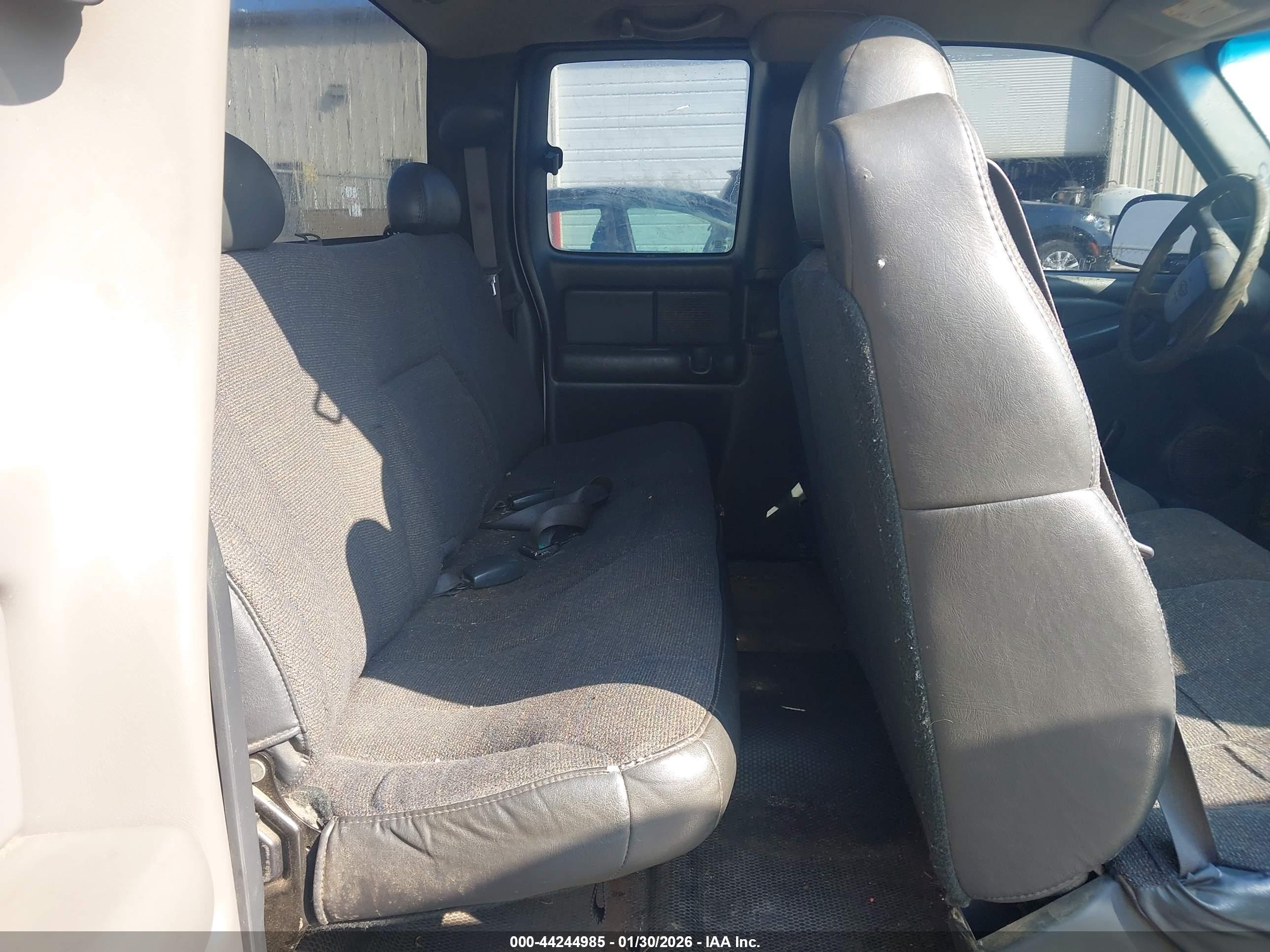 CHEVROLET SILVERADO image 8