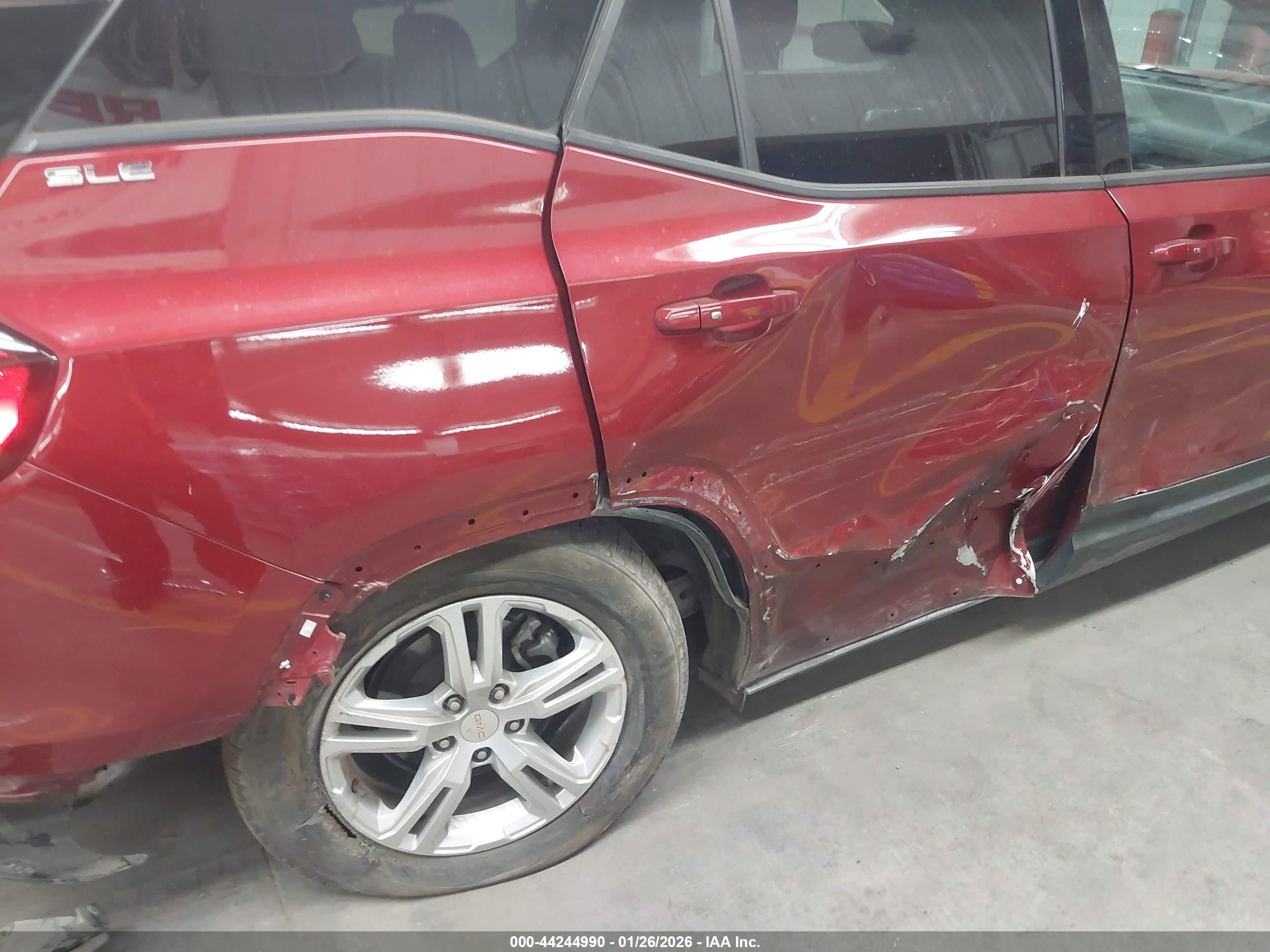 GMC TERRAIN image 6