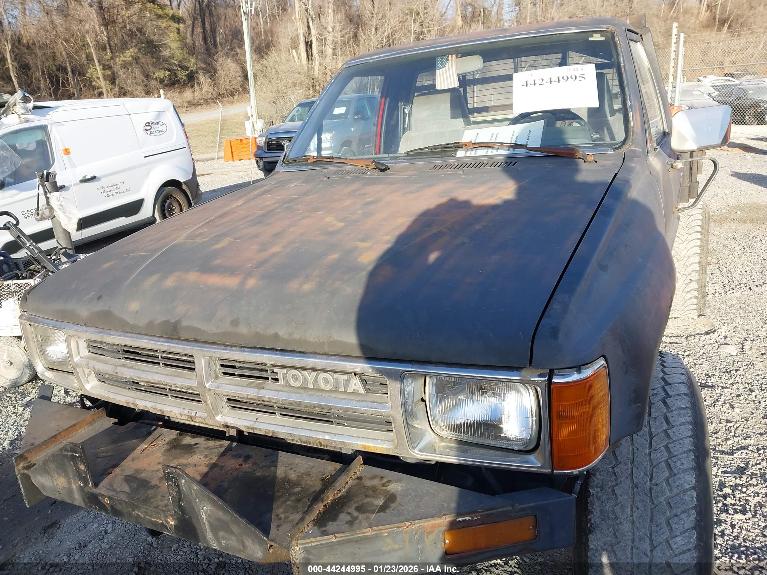 TOYOTA PICKUP image 6