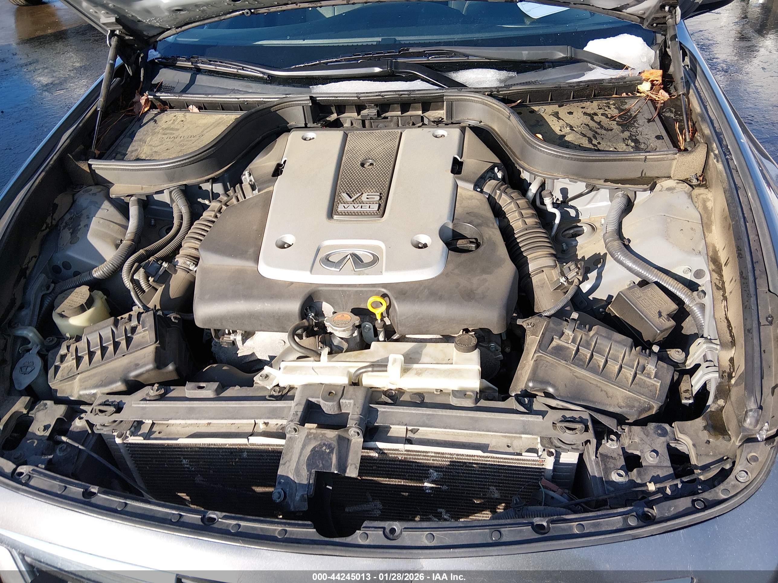 INFINITI Q40 image 10