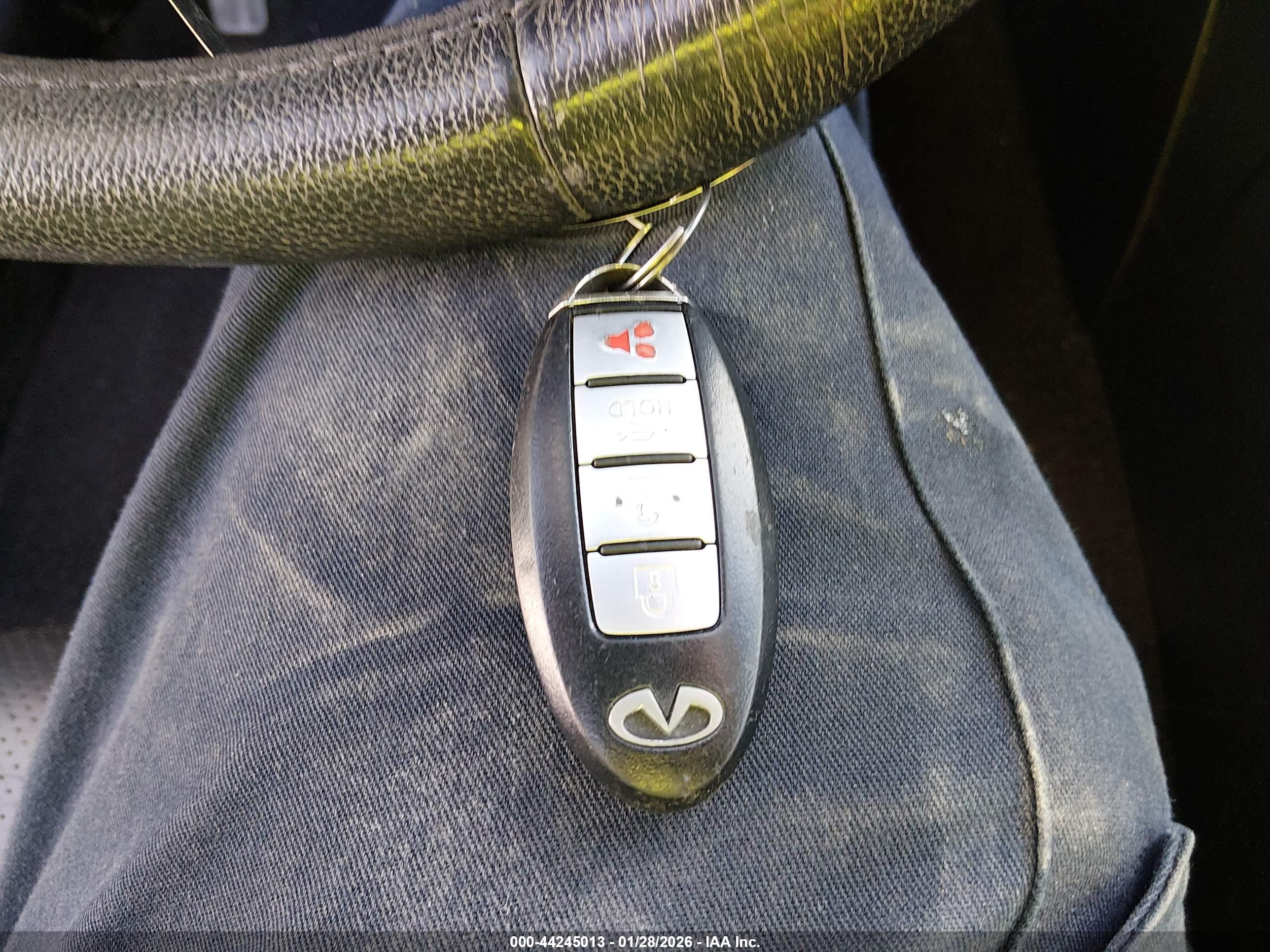 INFINITI Q40 image 11