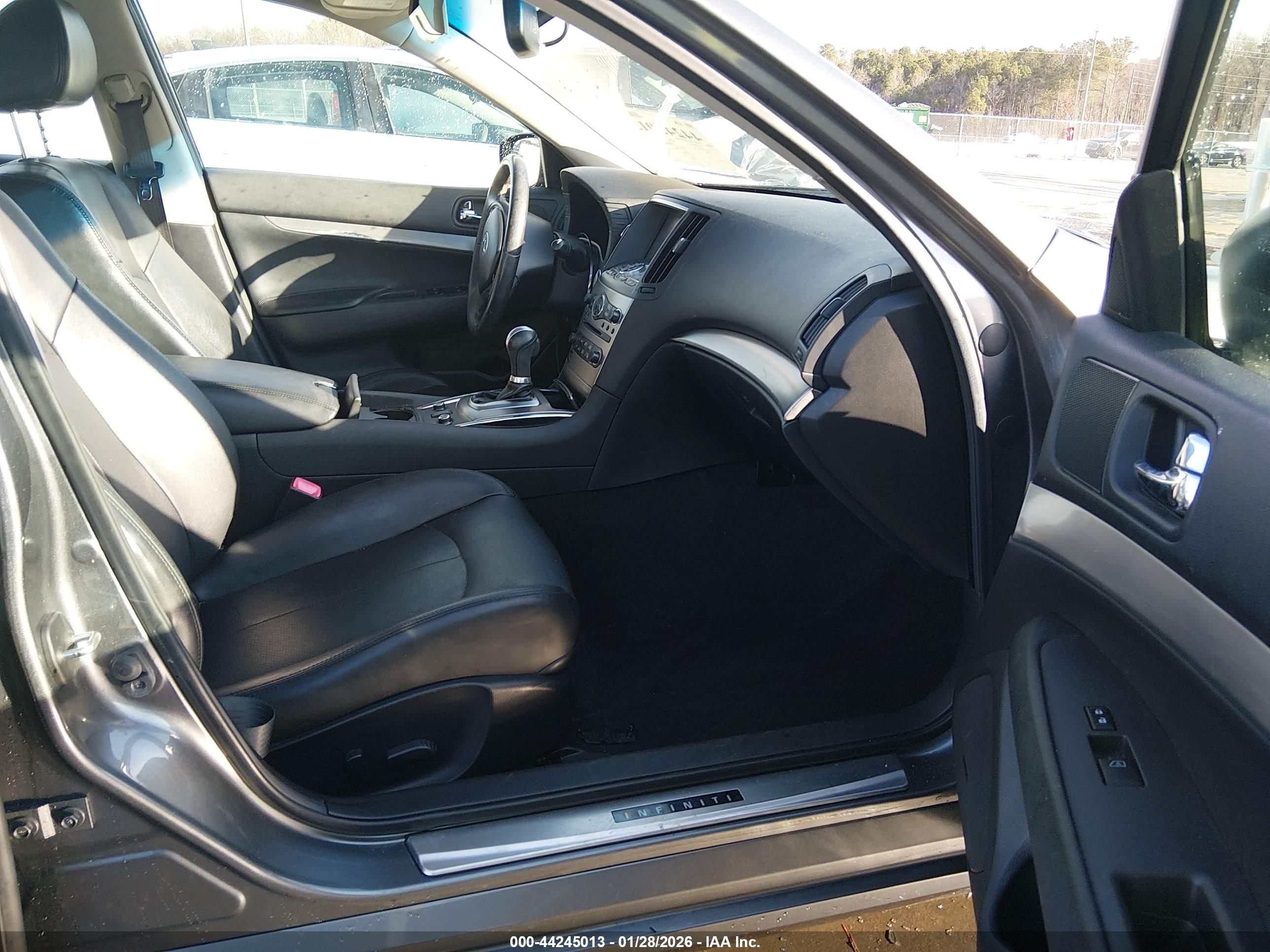 INFINITI Q40 image 5