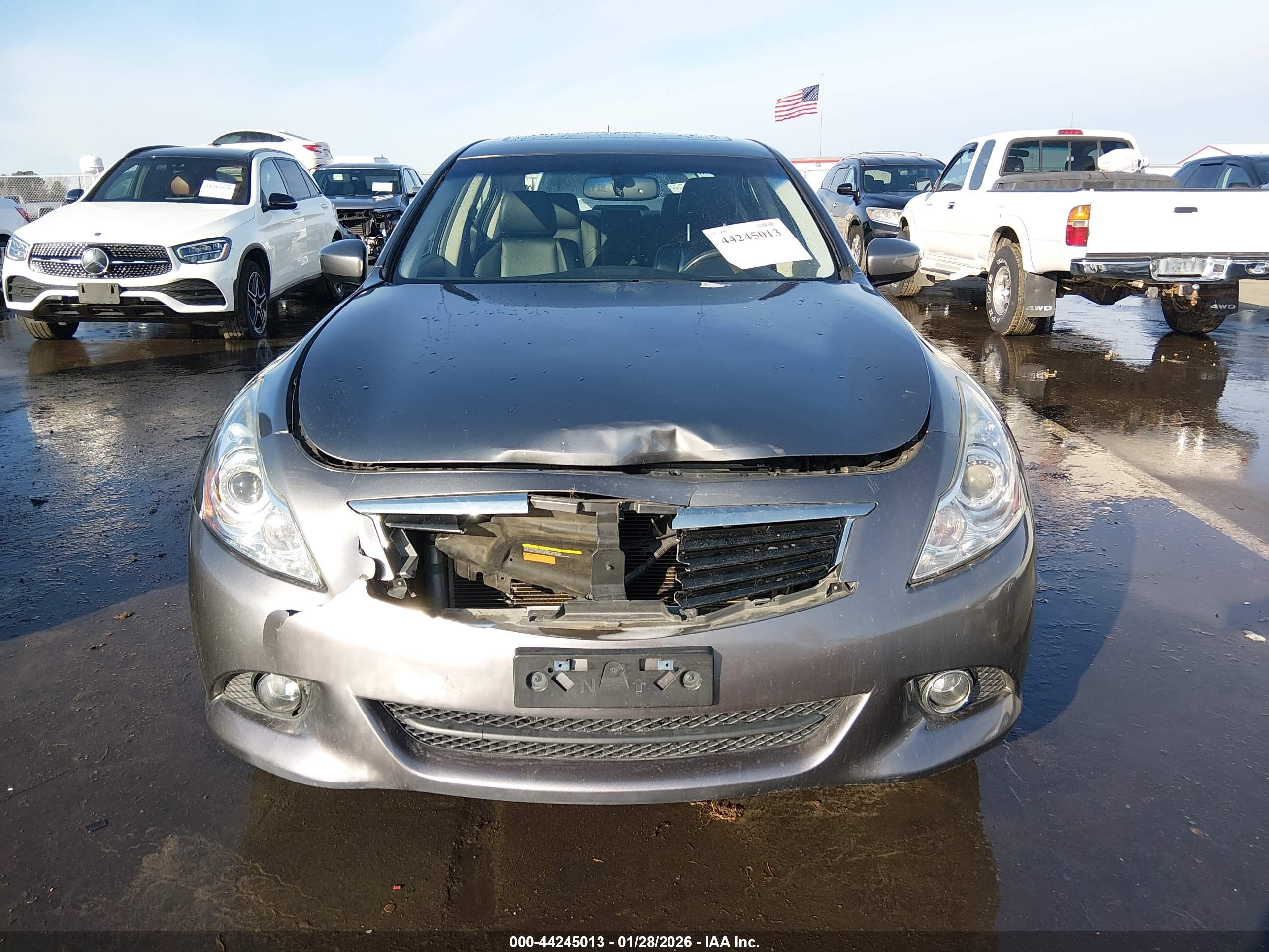 INFINITI Q40 image 6