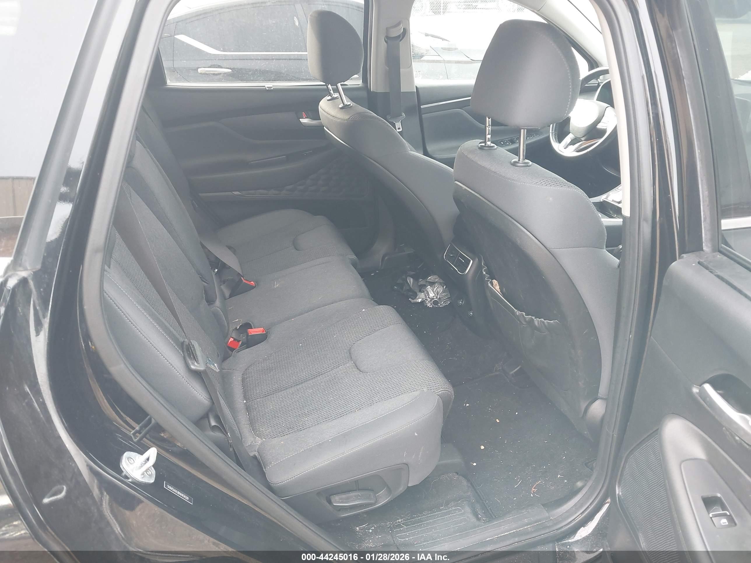 HYUNDAI SANTA image 8