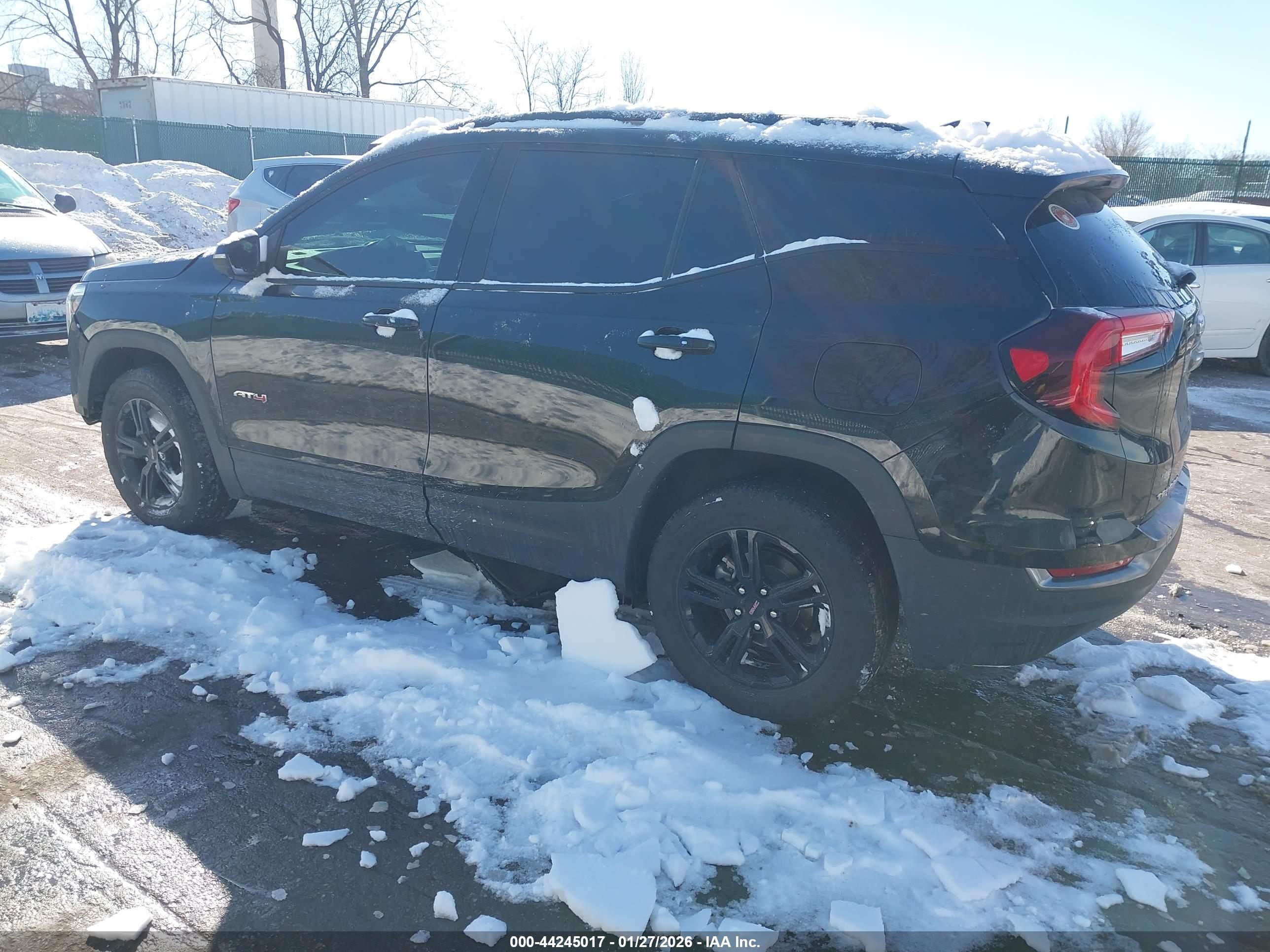 GMC TERRAIN image 3