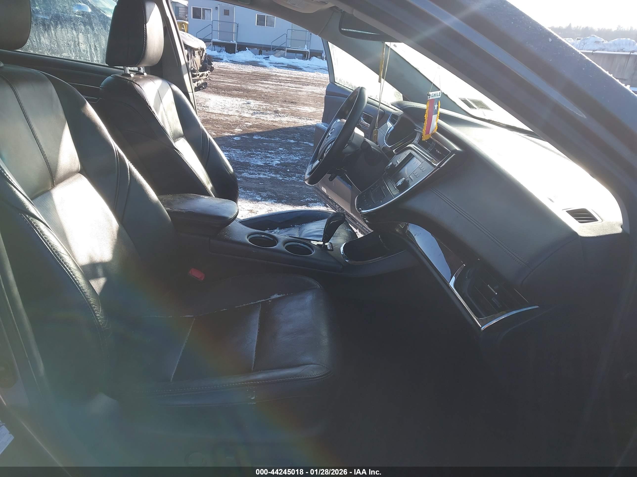 TOYOTA AVALON image 5