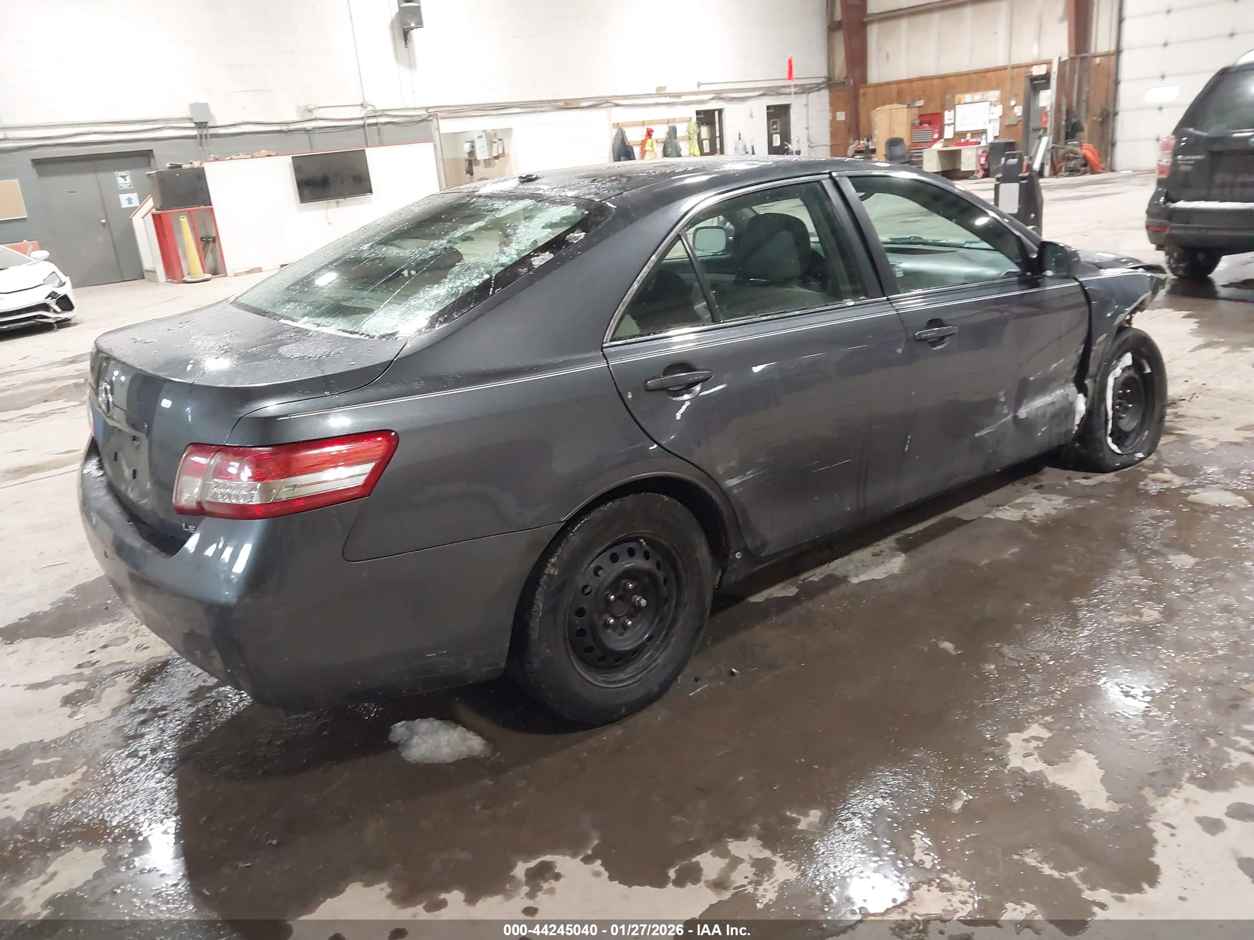 TOYOTA CAMRY image 4