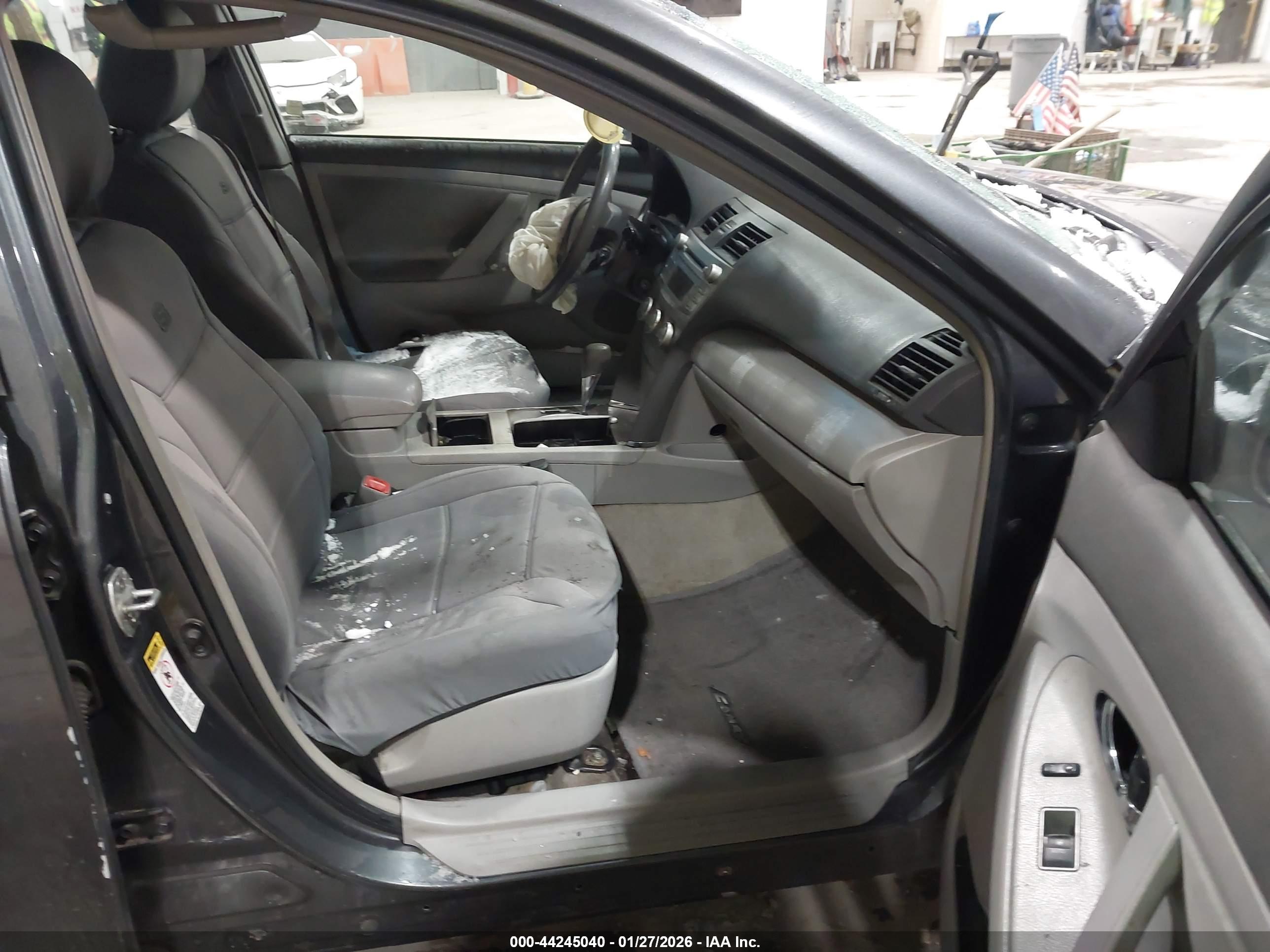 TOYOTA CAMRY image 5