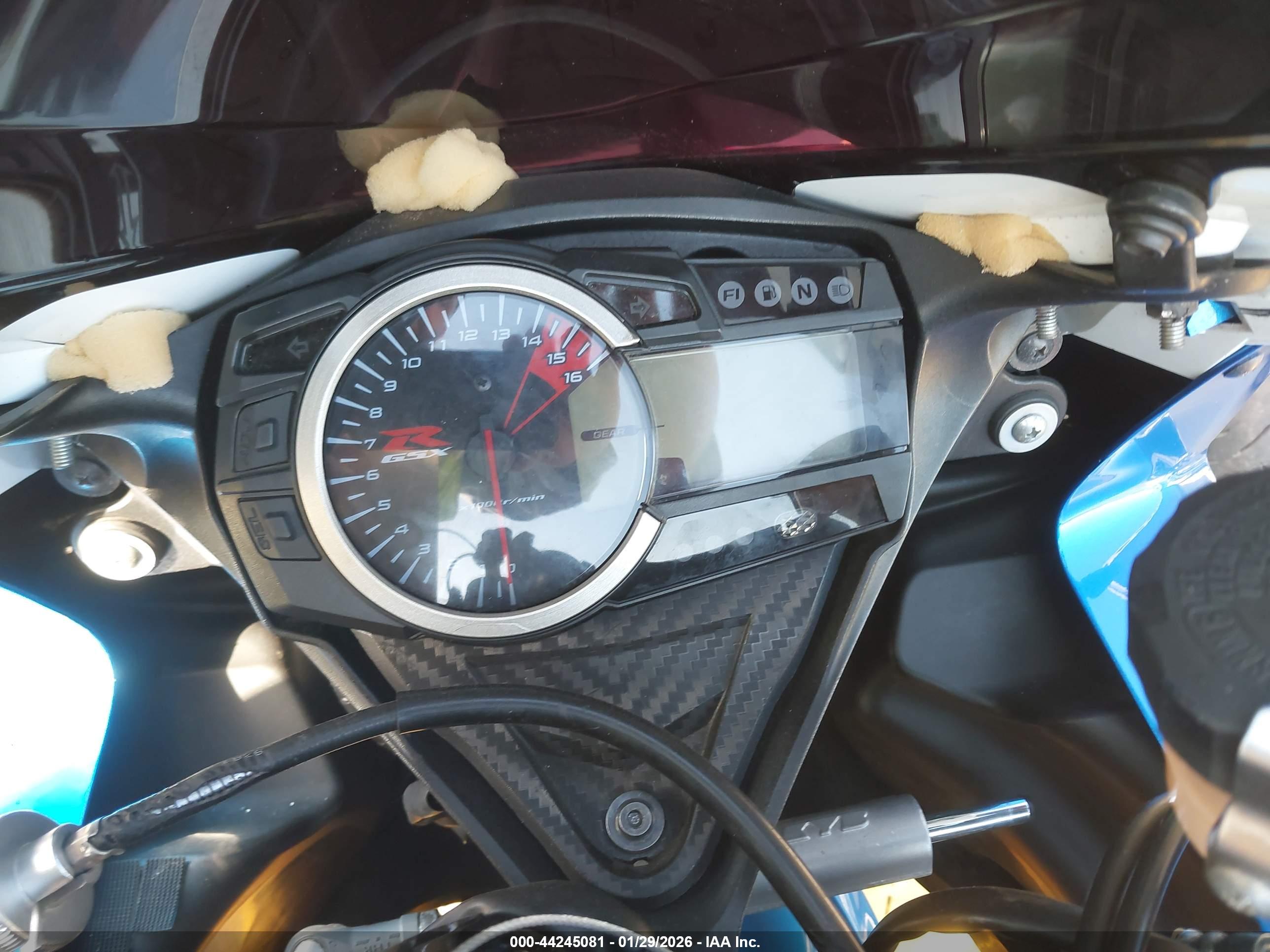 SUZUKI GSX-R750 image 7