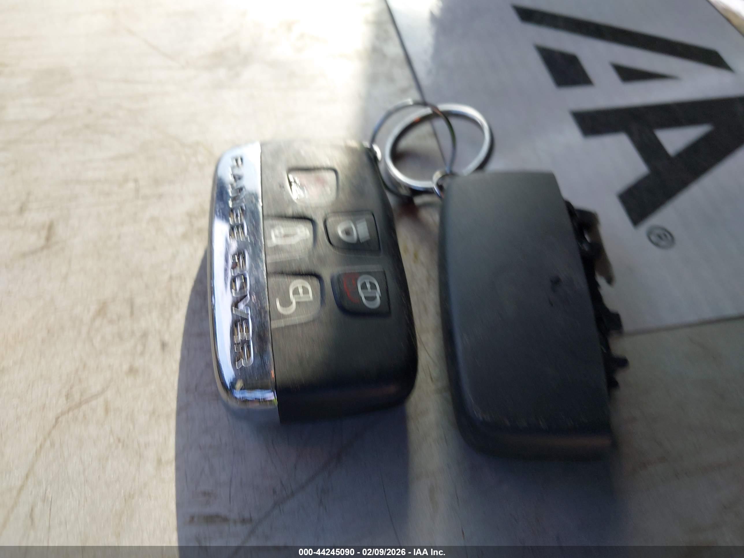 LAND ROVER image 11