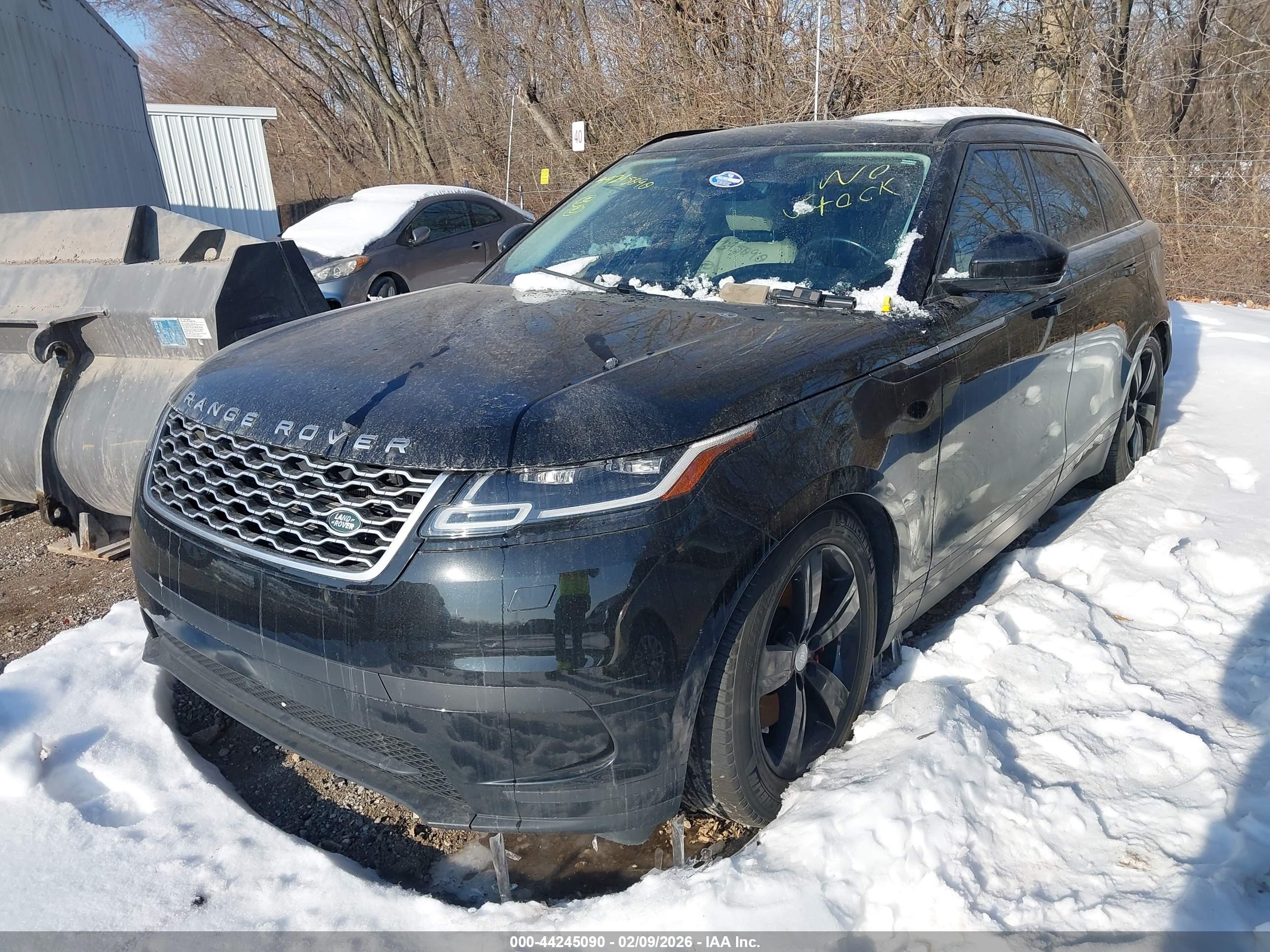 LAND ROVER image 6
