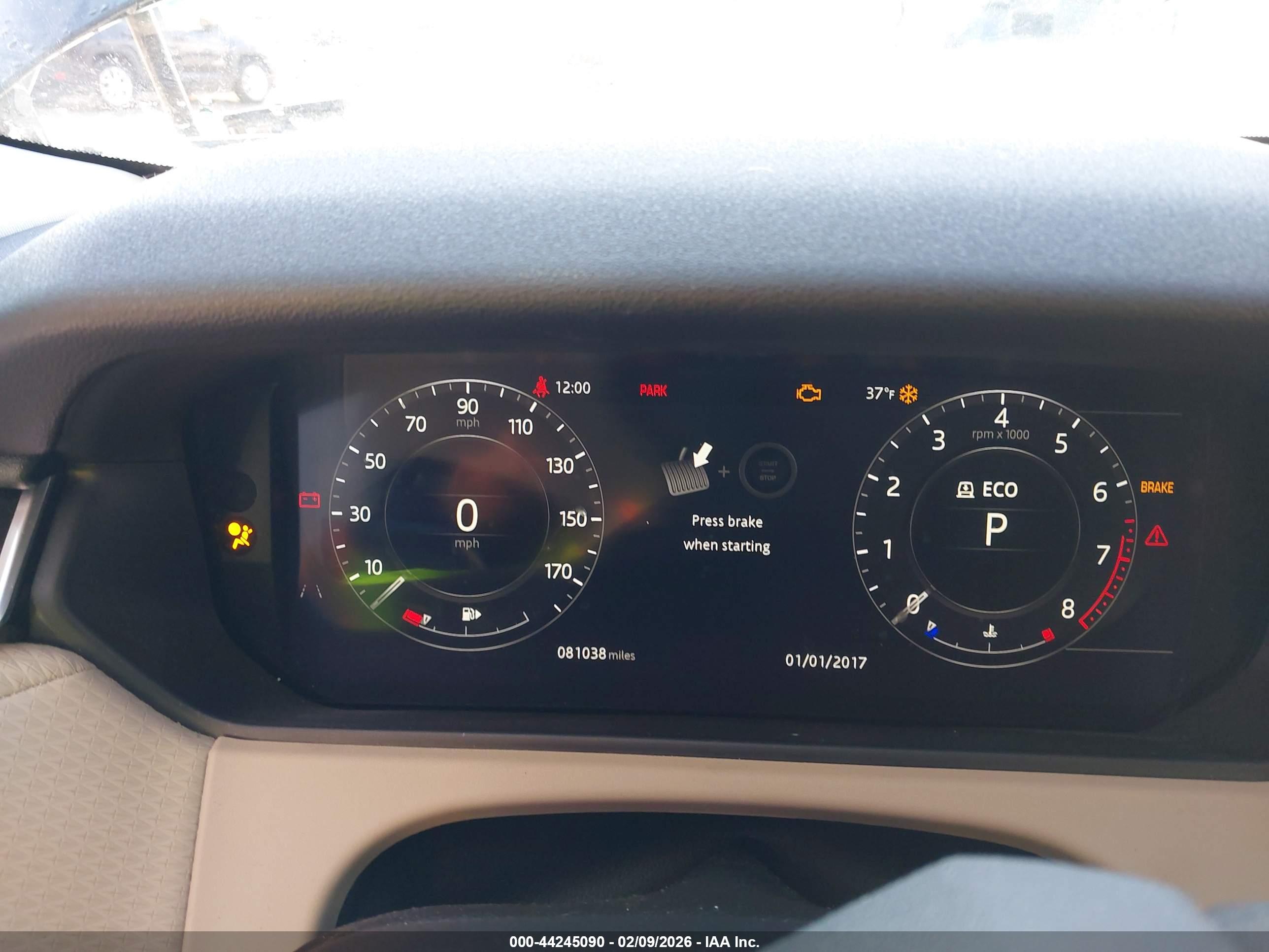 LAND ROVER image 7