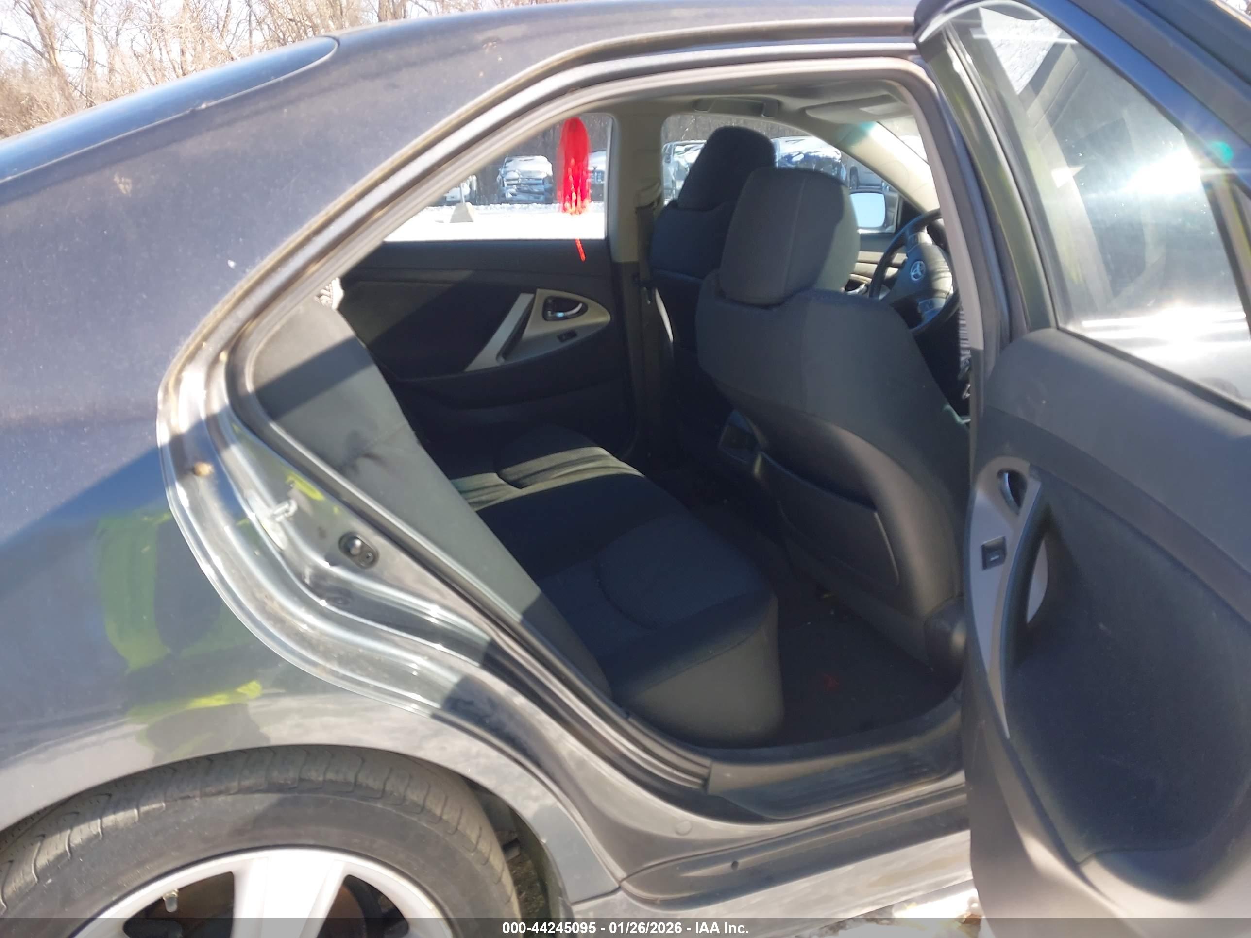 TOYOTA CAMRY image 8