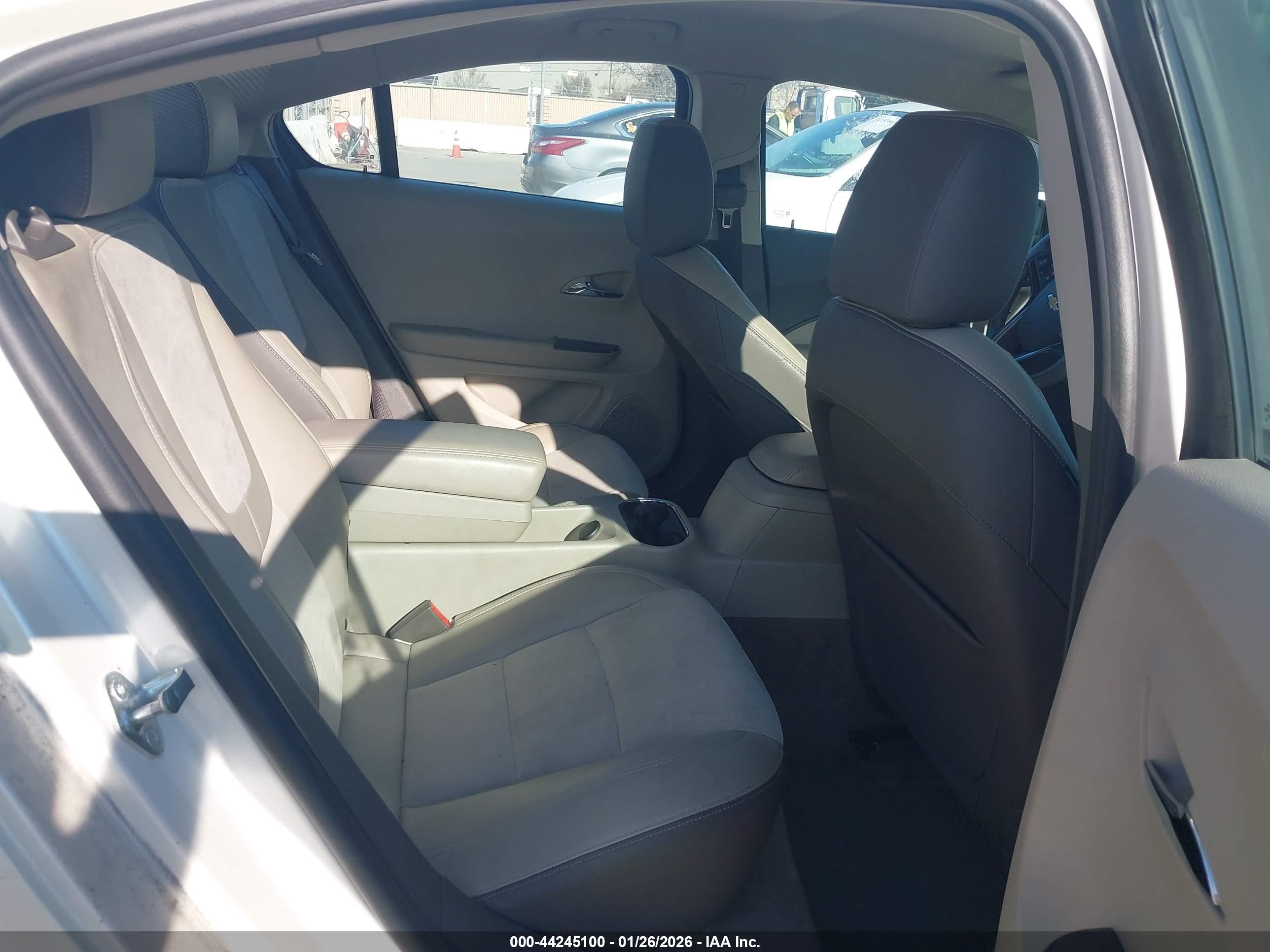 CHEVROLET VOLT image 8
