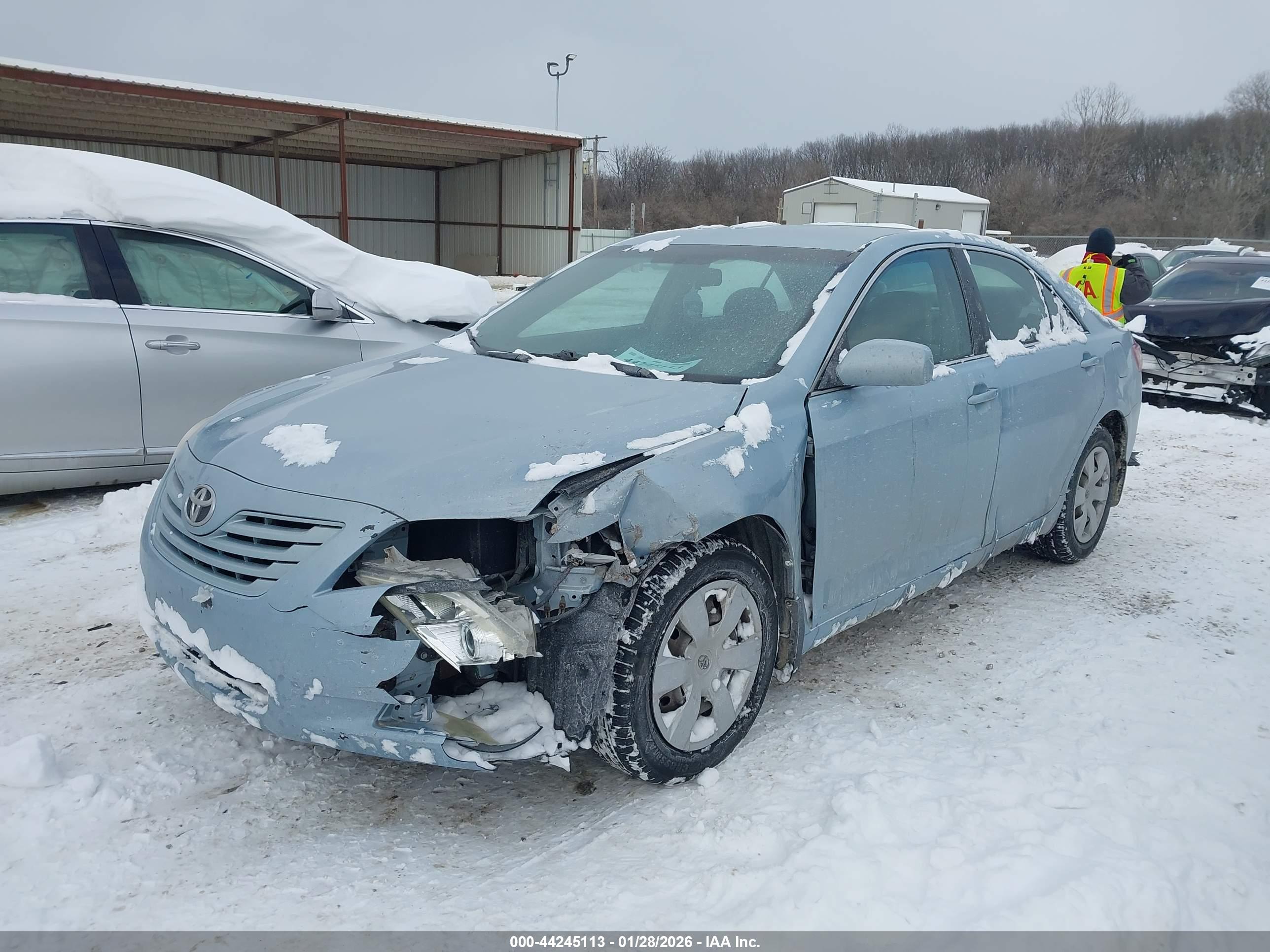 TOYOTA CAMRY image 2