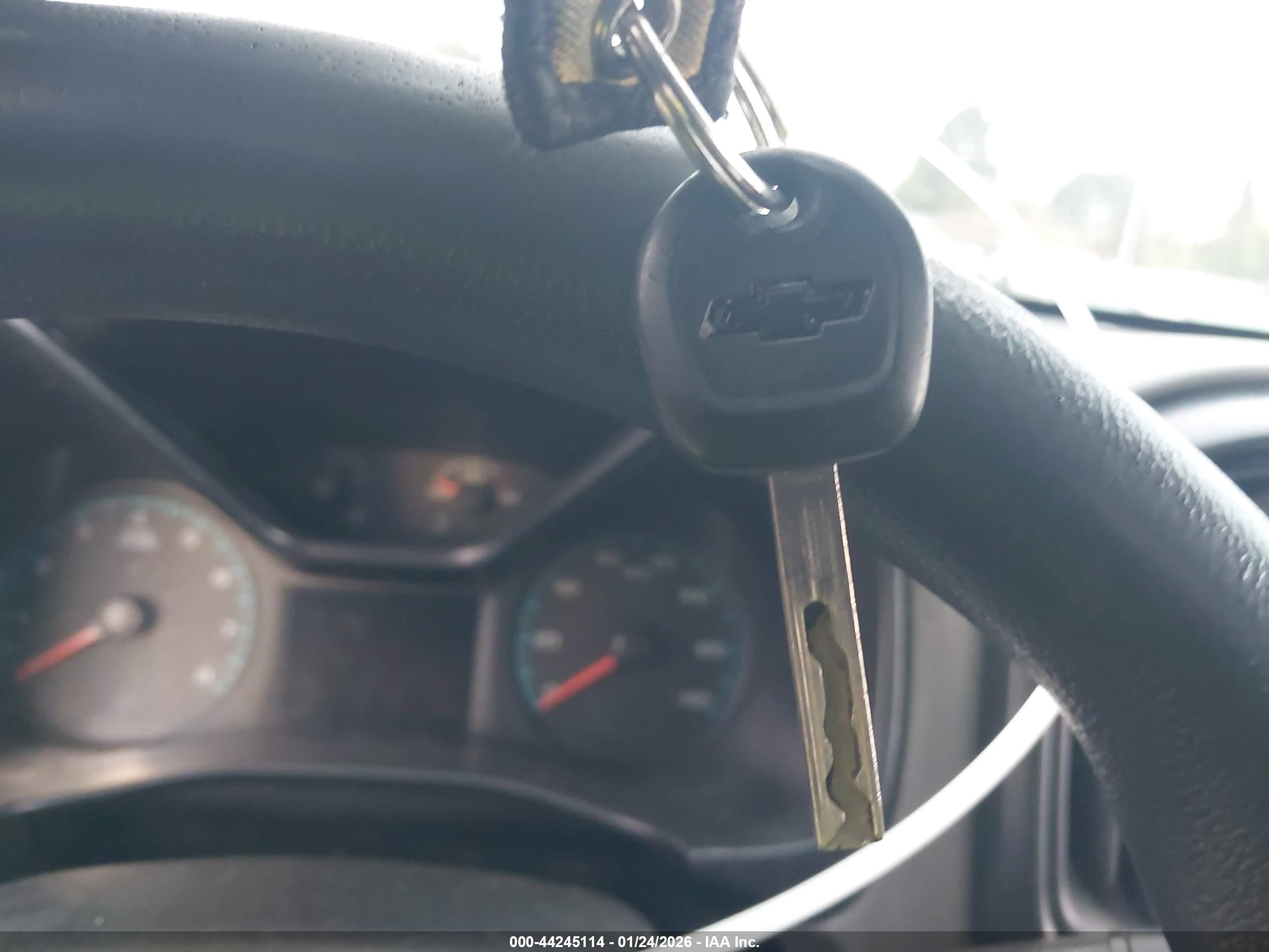 CHEVROLET COLORADO image 11