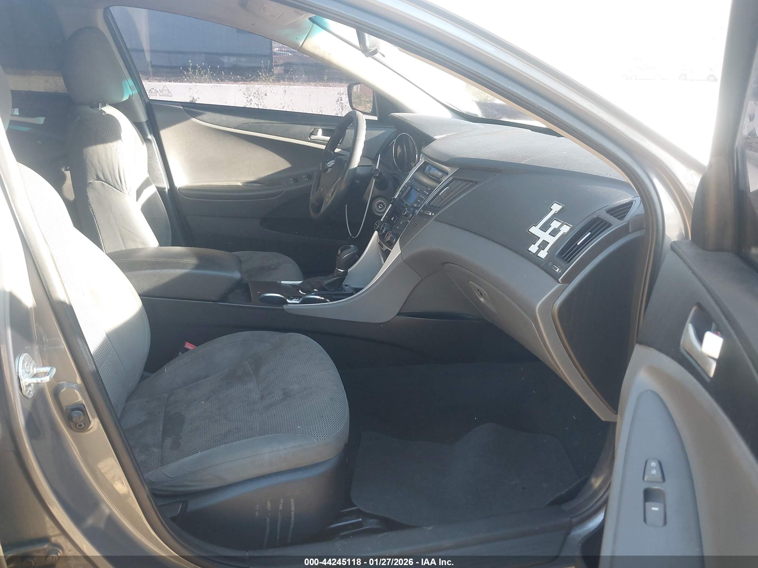 HYUNDAI SONATA image 5