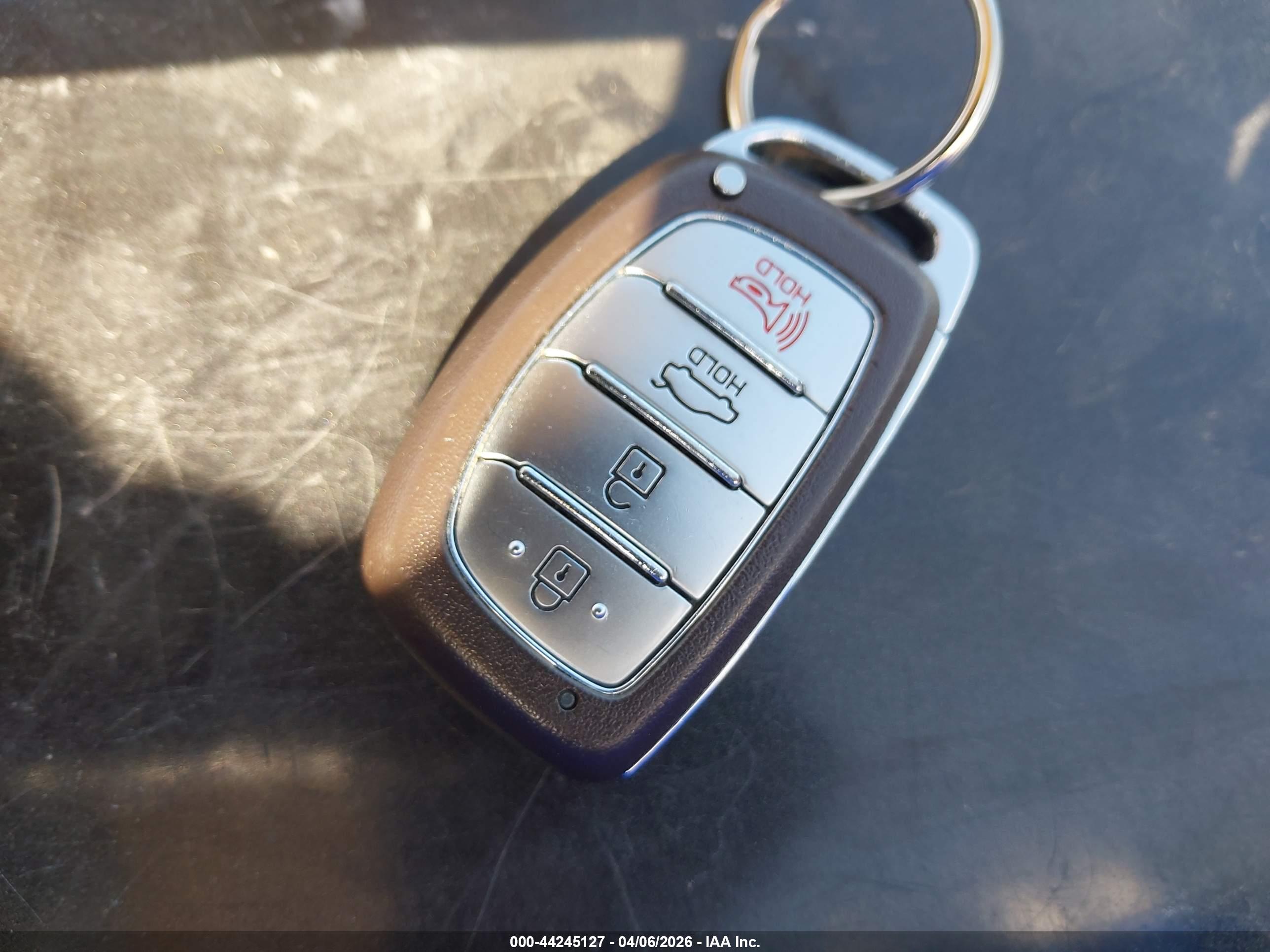 HYUNDAI ELANTRA image 11