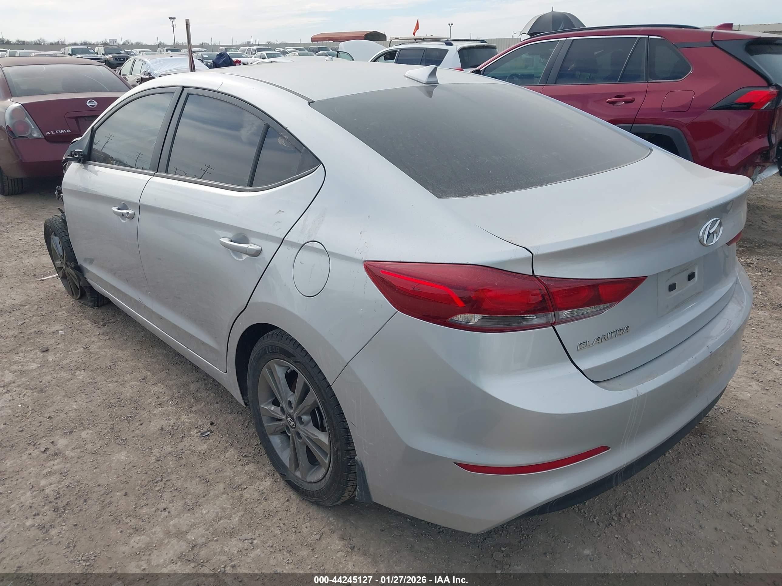 HYUNDAI ELANTRA image 3
