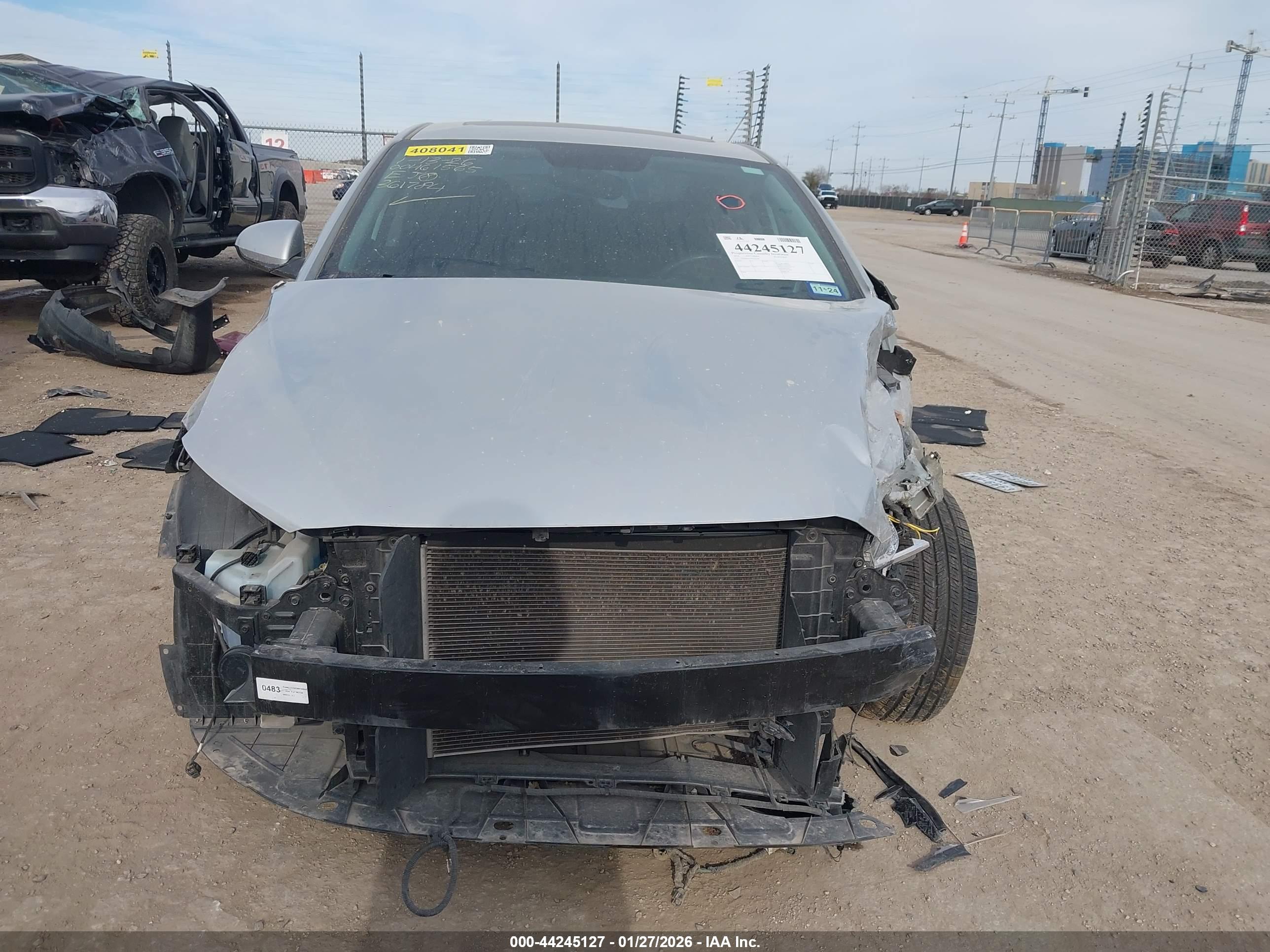 HYUNDAI ELANTRA image 6