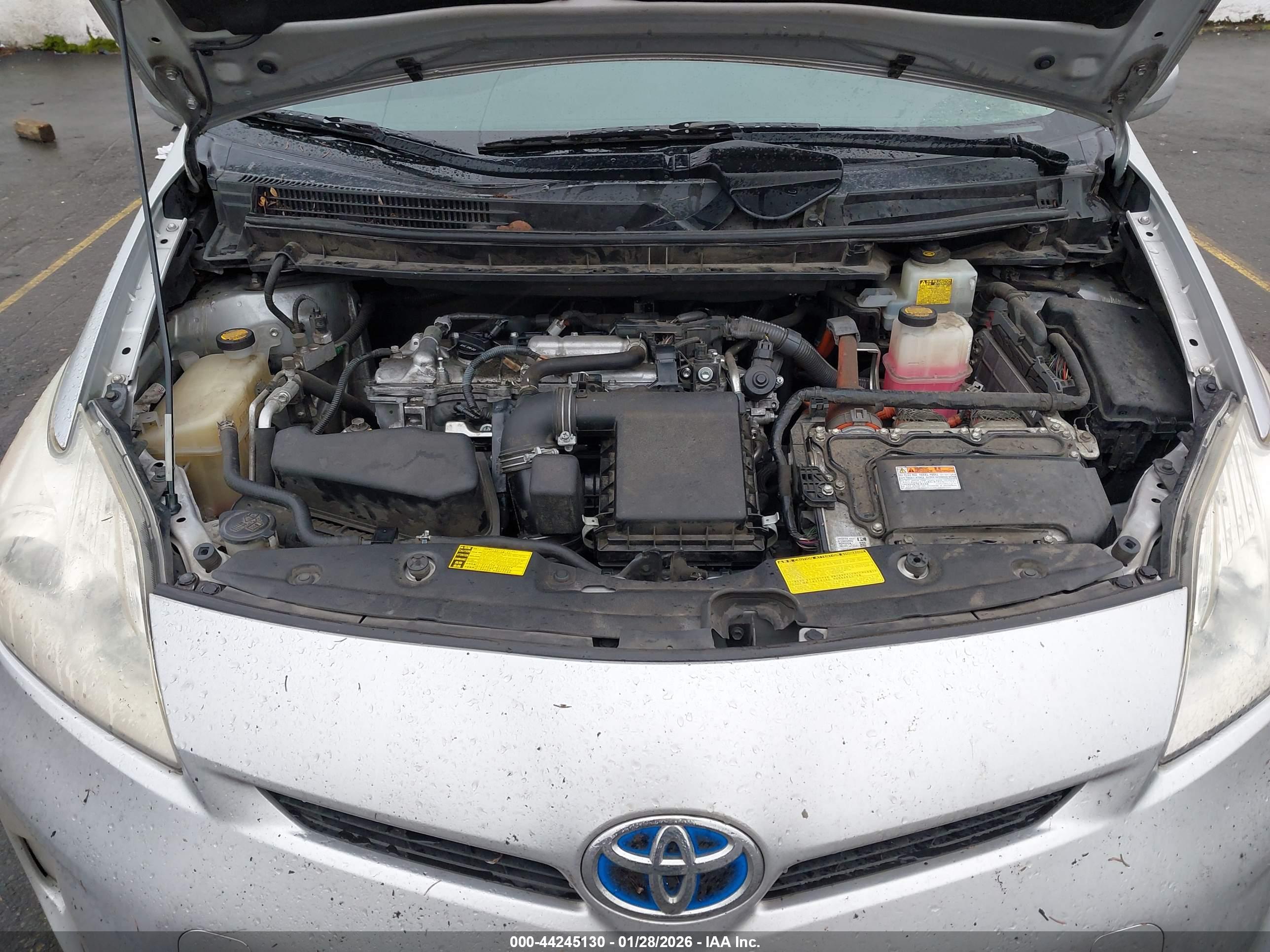 TOYOTA PRIUS image 10