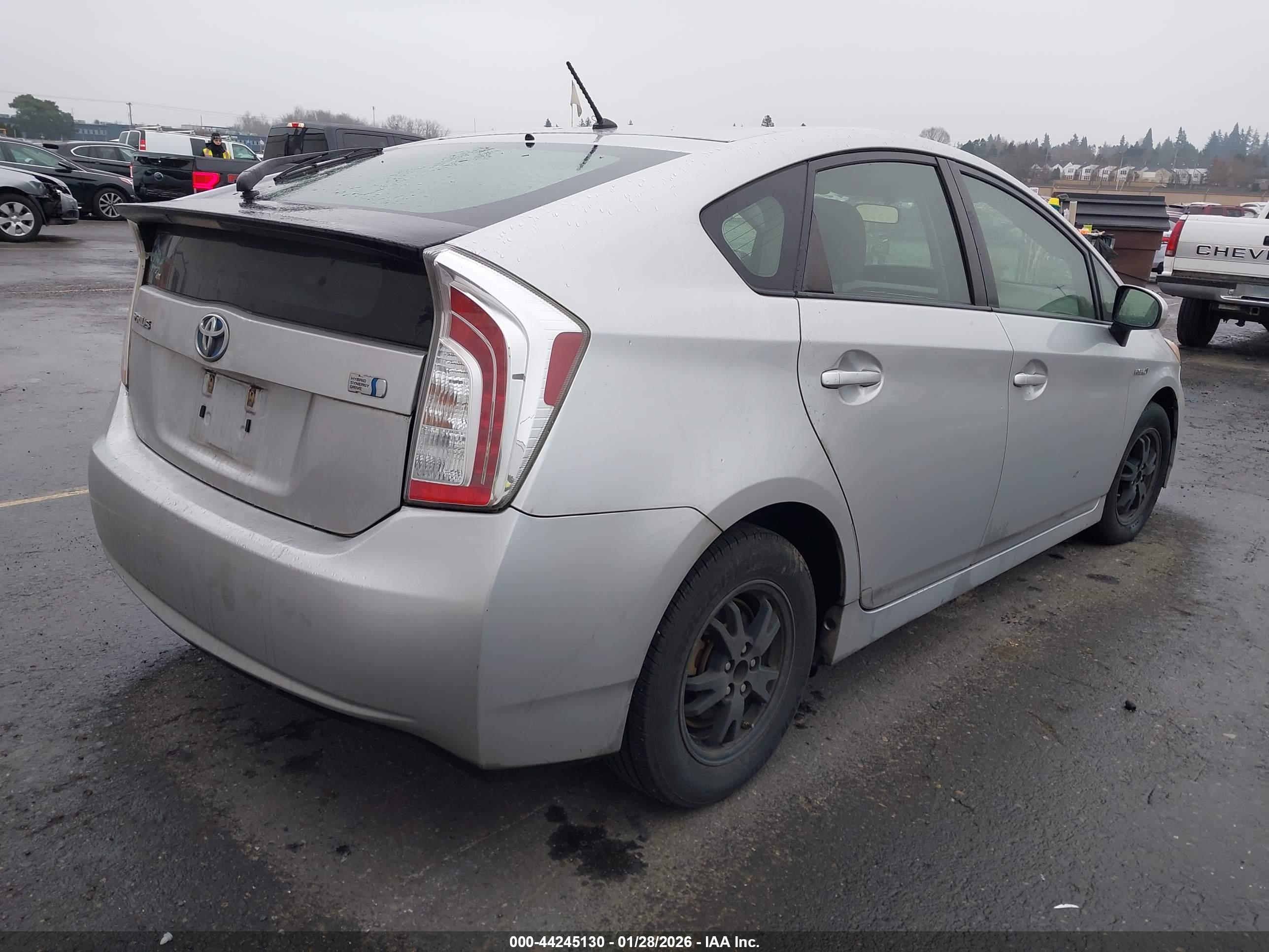 TOYOTA PRIUS image 4